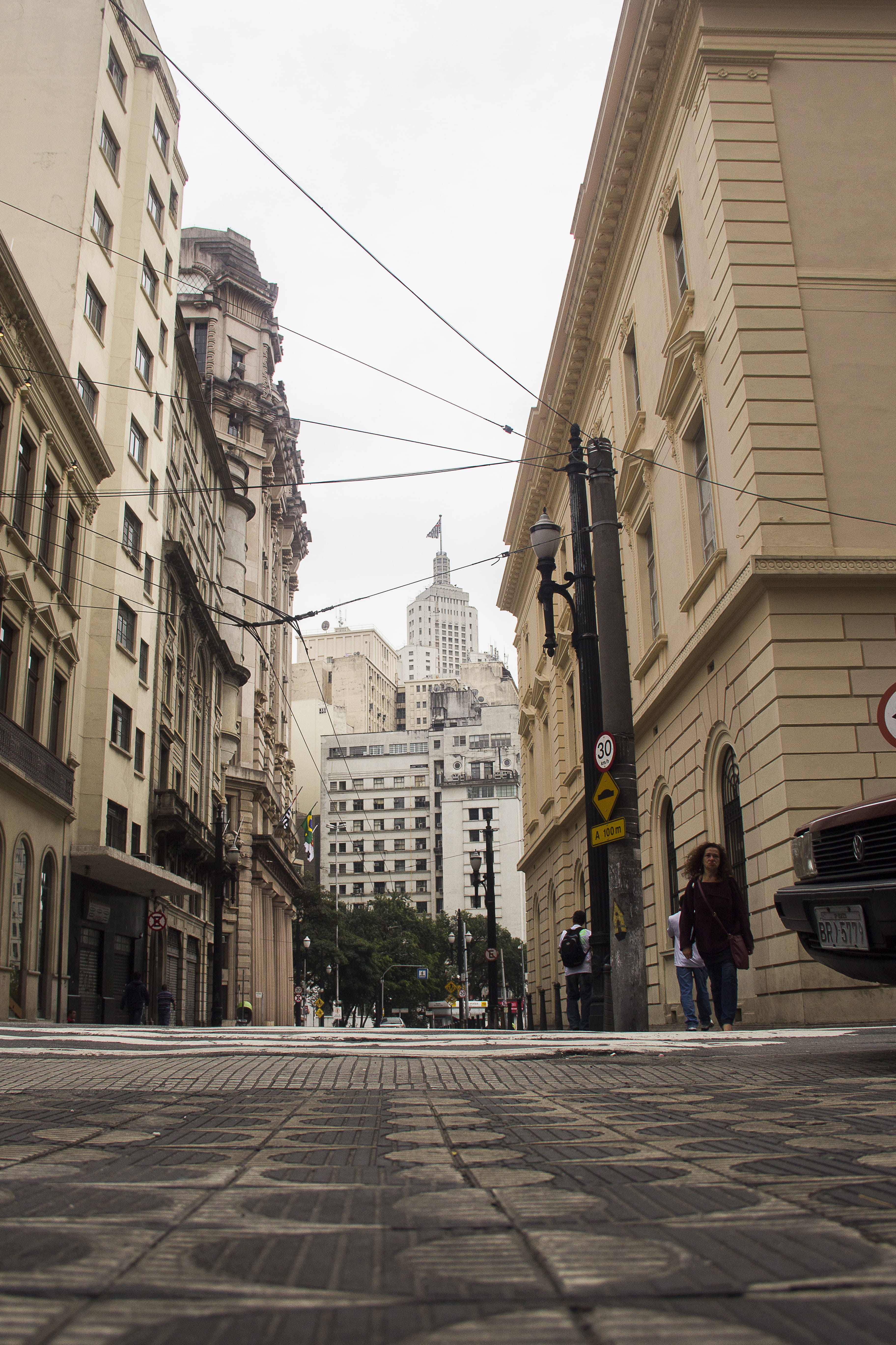 urban, built structure, architecture, group of people, cable, the way forward, road, city life, transportation, direction, walking, nature, street, outdoors, Phone HD Wallpaper