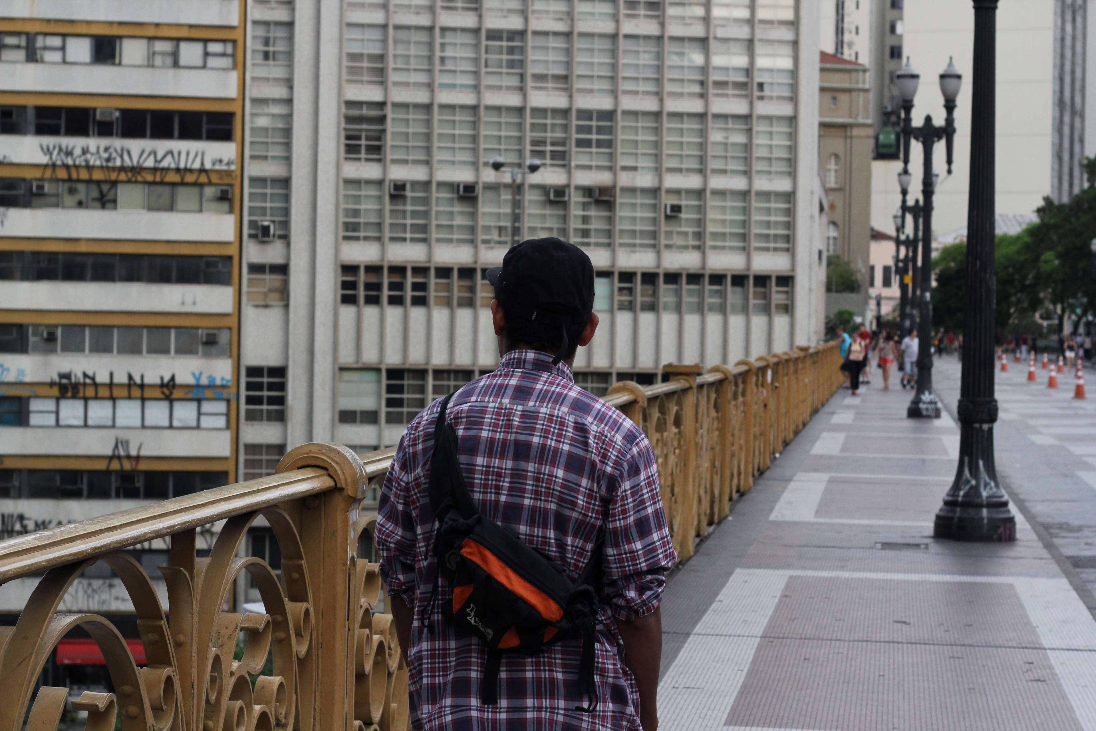 people, sao paulo, checked pattern, centro, transportation, predio, building exterior, architecture, men, city, street, boy, supreme, rear view, historic center, HD Wallpaper