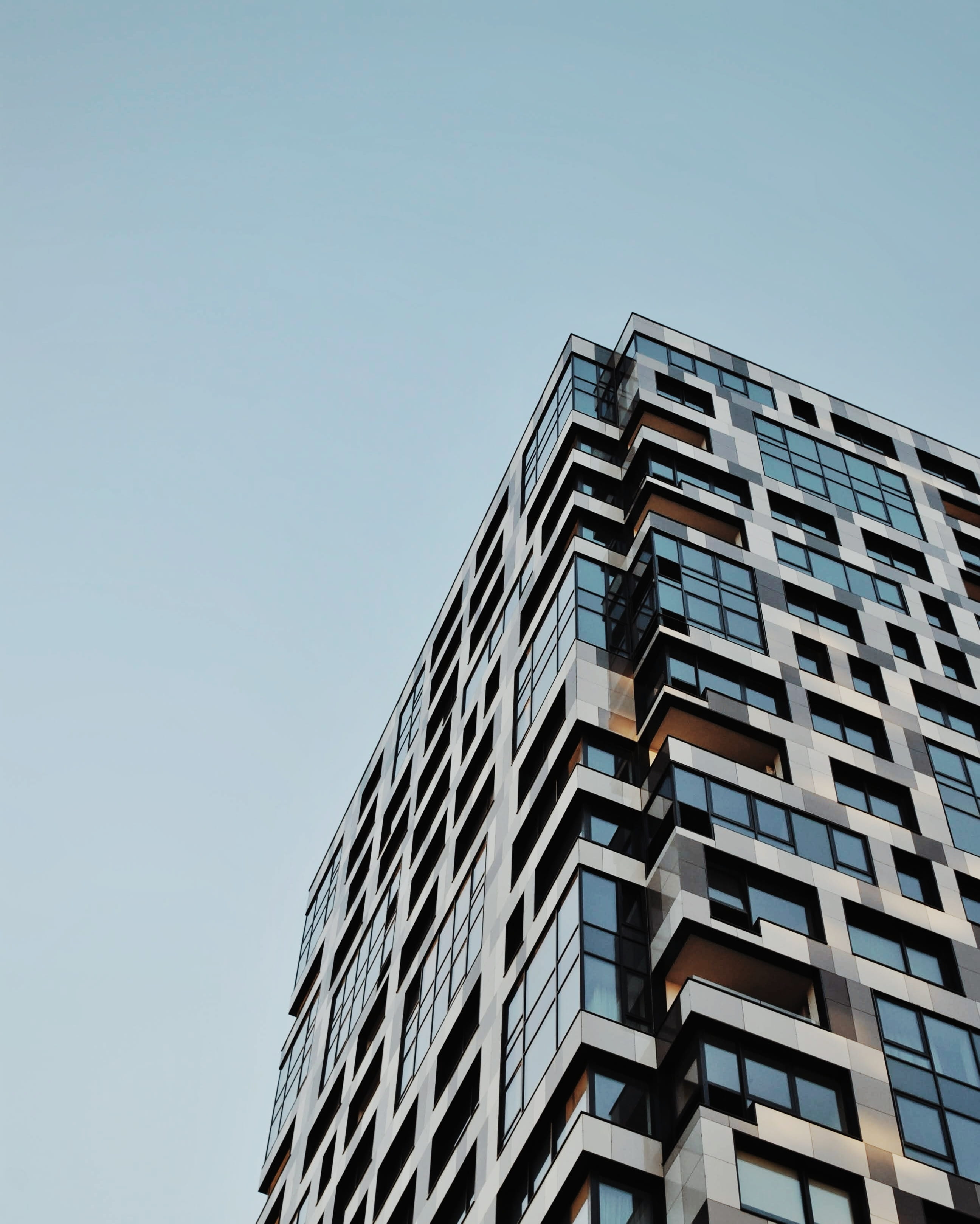 2K, urban, linen, architecture, road, no people, blue, copy space, high, apartment building, city, building exterior, housing, condo, clear, town, home decor, Phone HD Wallpaper