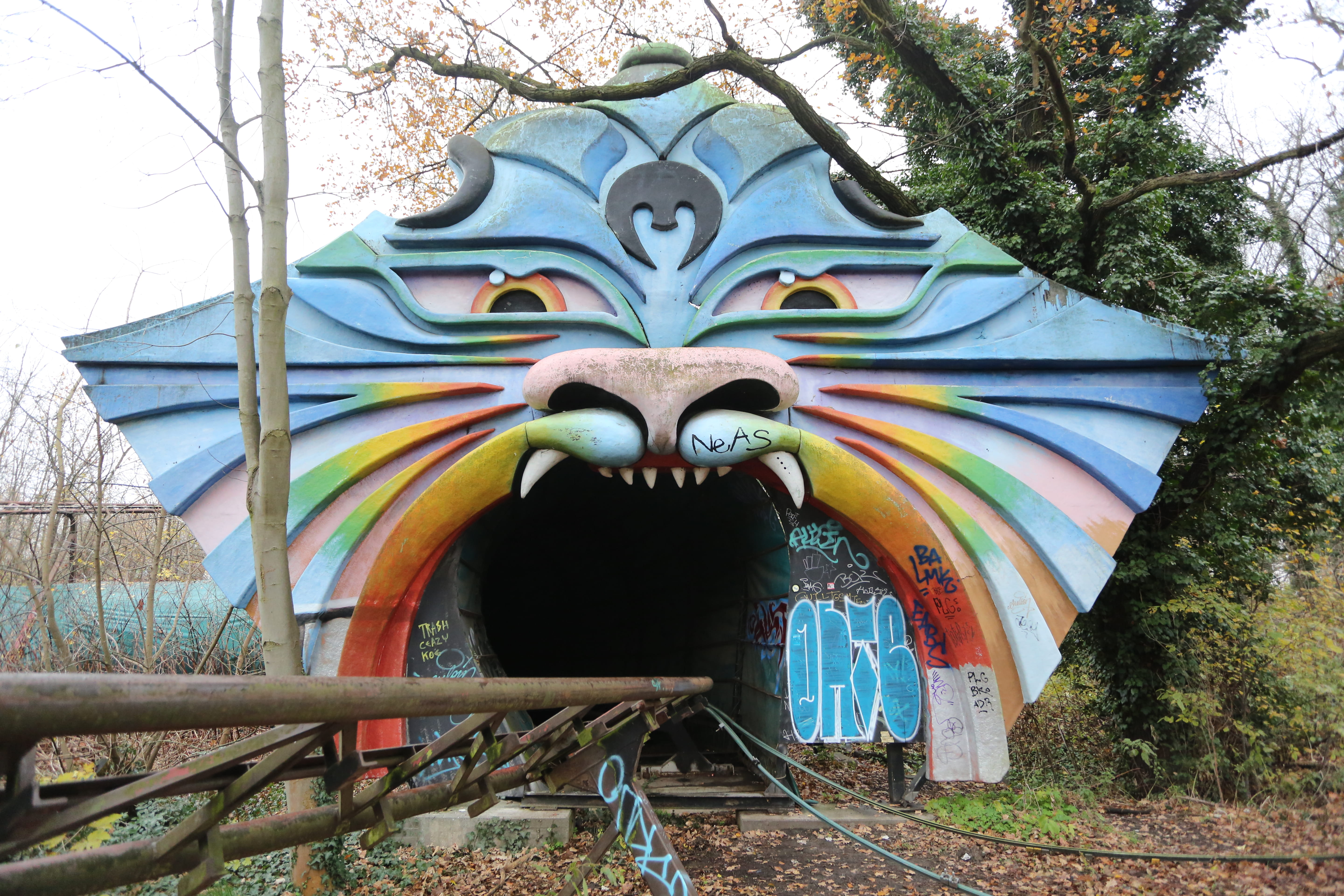 cat, berlin, building exterior, parque de diversões, deutschland, tree, alemanha oriental, architecture, art and craft, representation, sculpture, human representation, HD Wallpaper