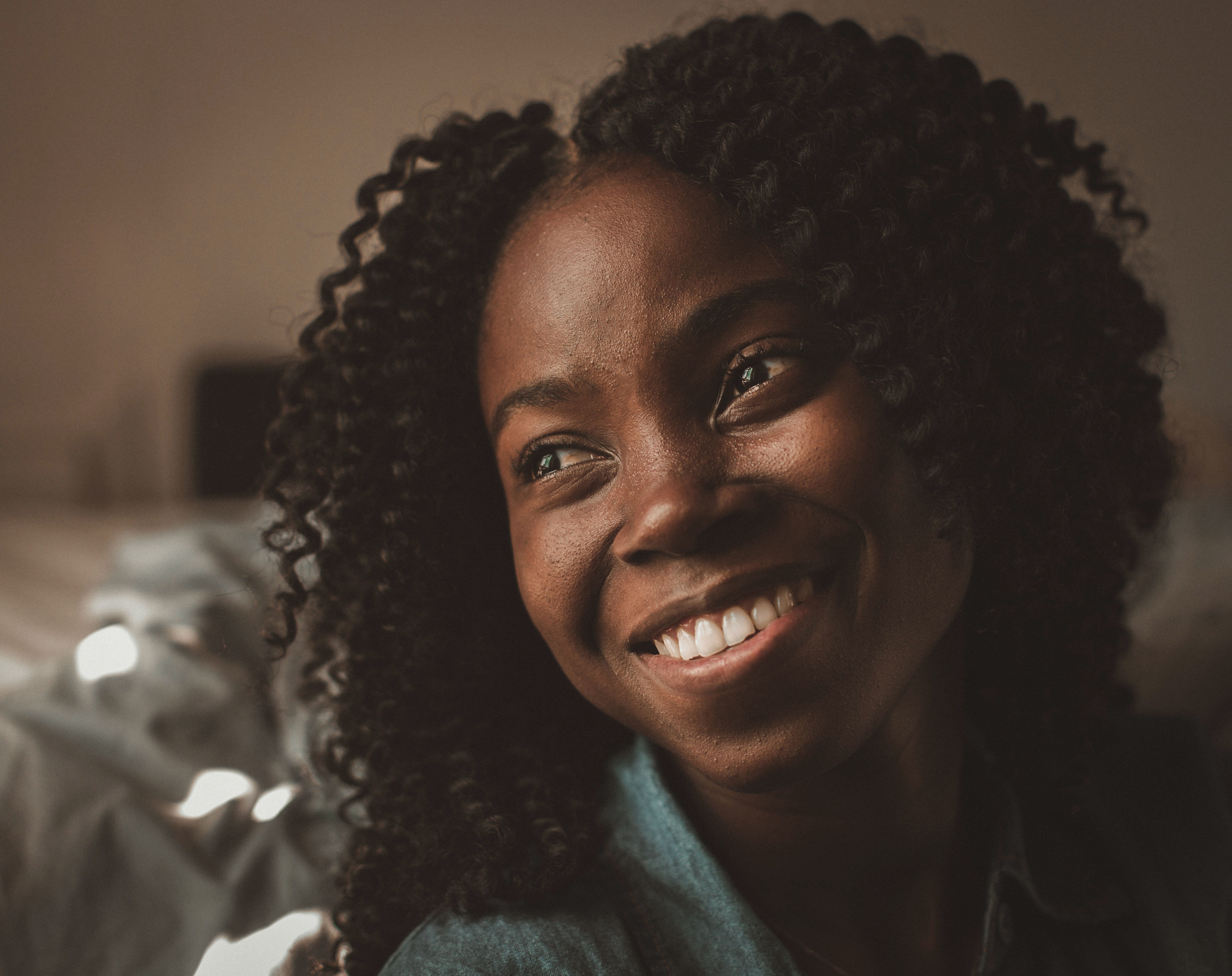 4K, domestic Life, only Women, style, laughing, happiness, african Descent, beautiful People, part Of, women, cute, toothy Smile, copy Space, eye, believe, HD Wallpaper
