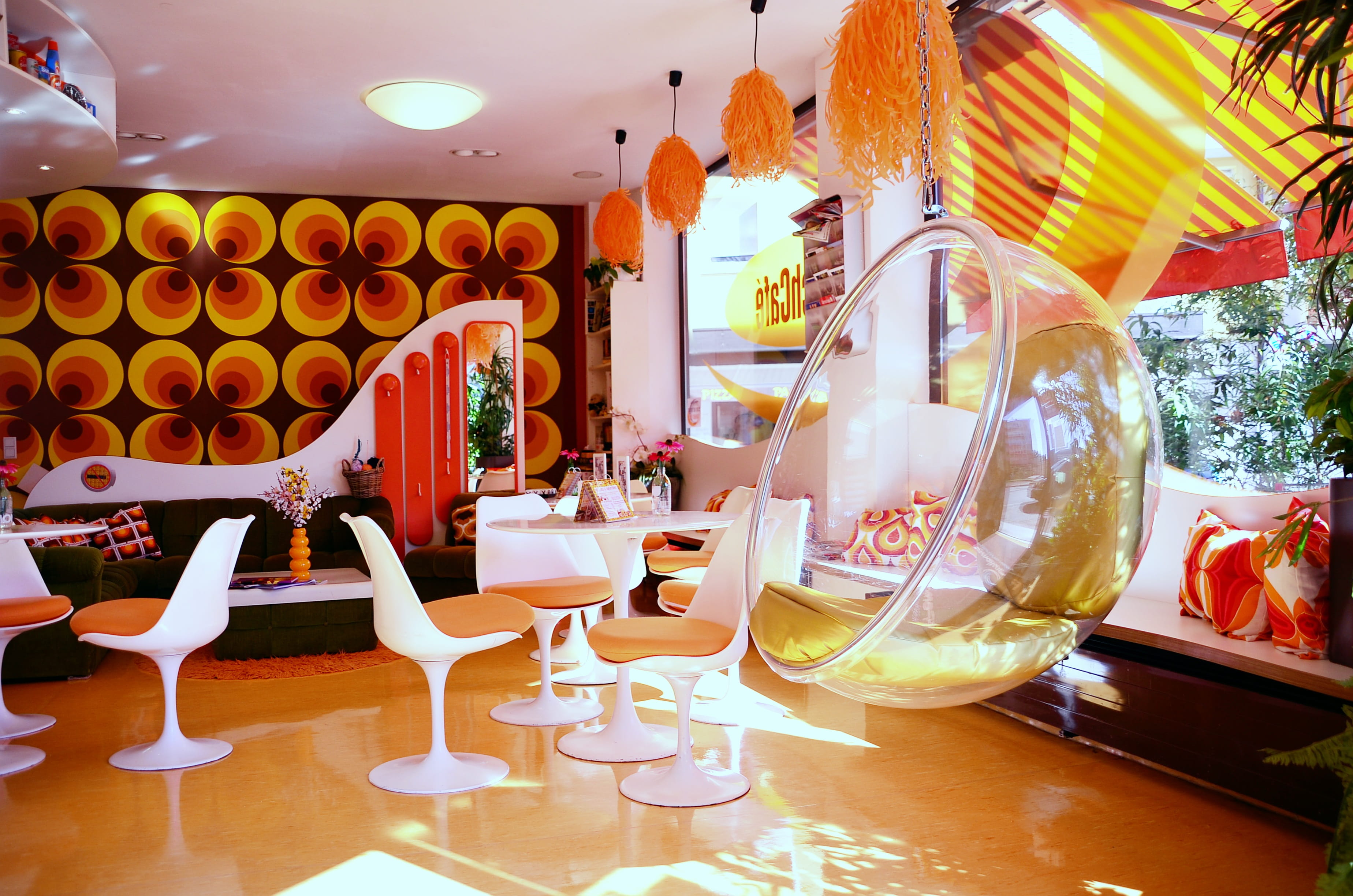 drum roll, modern, bar - drink establishment, restaurant, launderette, nuremberg, food and drink, illuminated, 70 years, transparent, electric lamp, 2K, HD Wallpaper