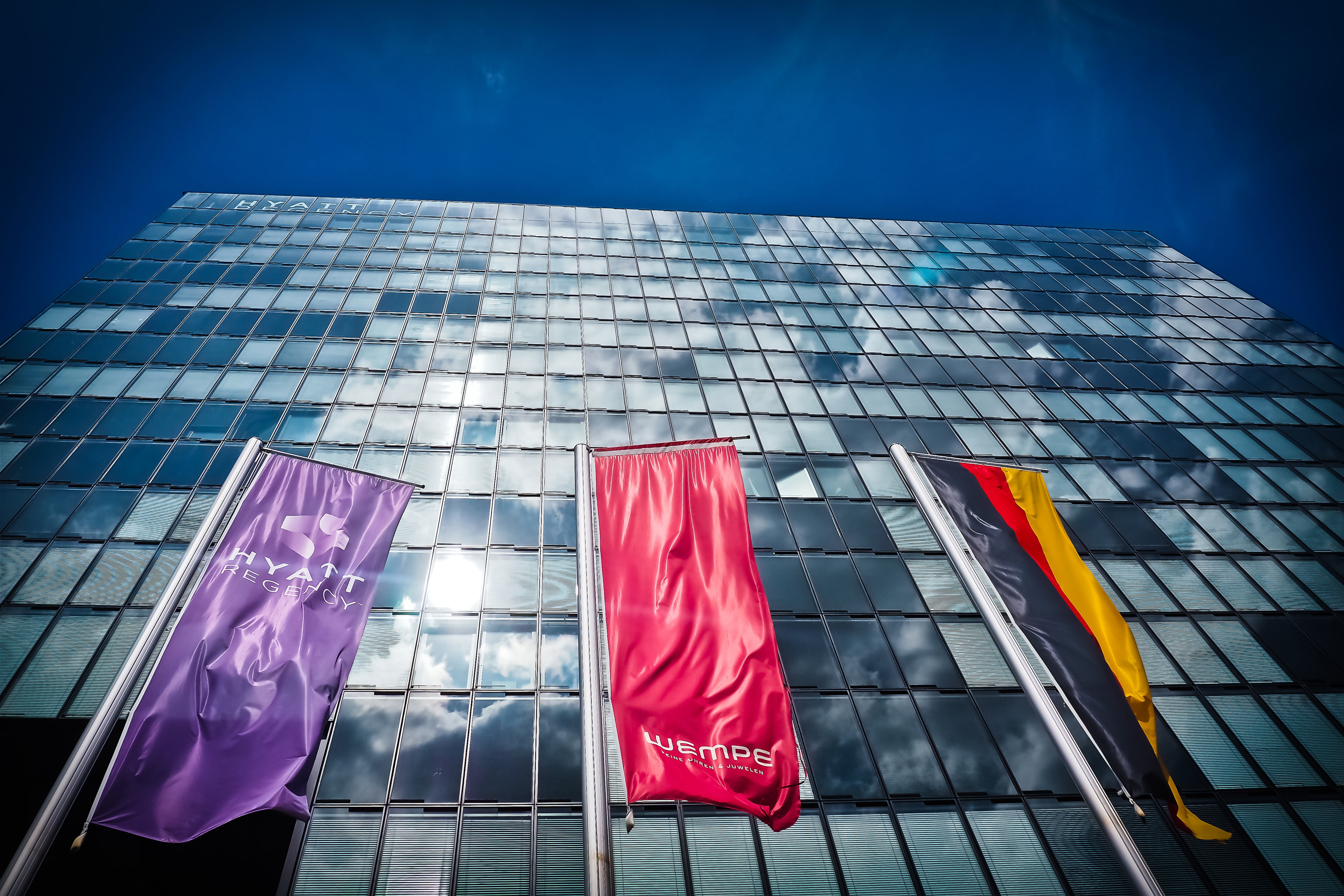 building exterior, media harbour, low angle shot, environment, facade, blue, city, flag, modern, red, düsseldorf, no people, patriotism, 4K, glazing, outdoors, HD Wallpaper
