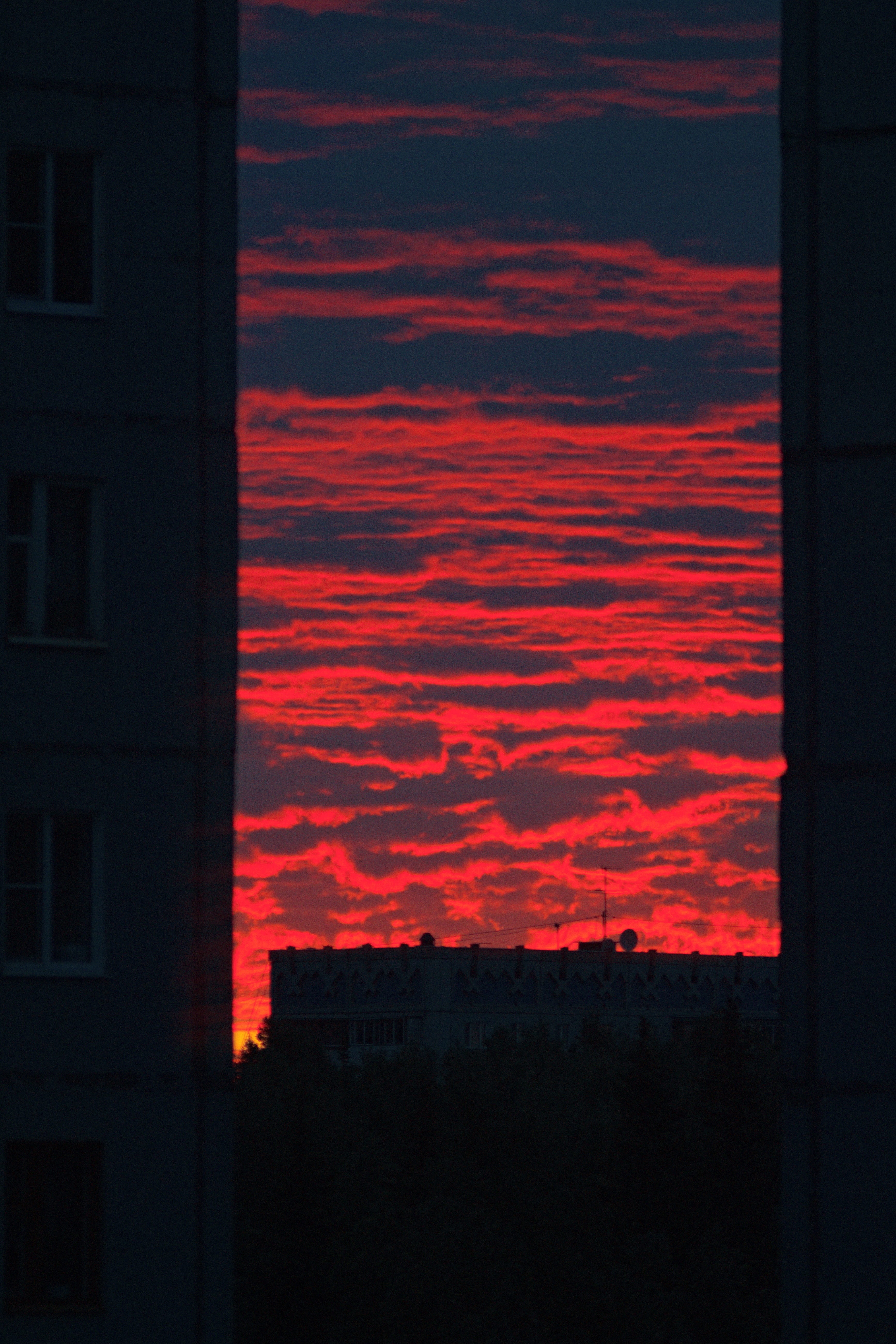 5K, built structure, clouds, multistory building, building, dawn, tranquility, cloud - sky, structure, house, no people, romantic sky, silhouette, sky, Phone HD Wallpaper