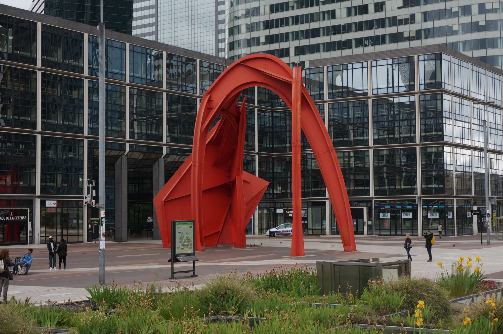 staircase, sculpture, metal, building exterior, office, La Défense, 1080P, real people, incidental people, modern, outdoors, glass - material, nature, HD Wallpaper