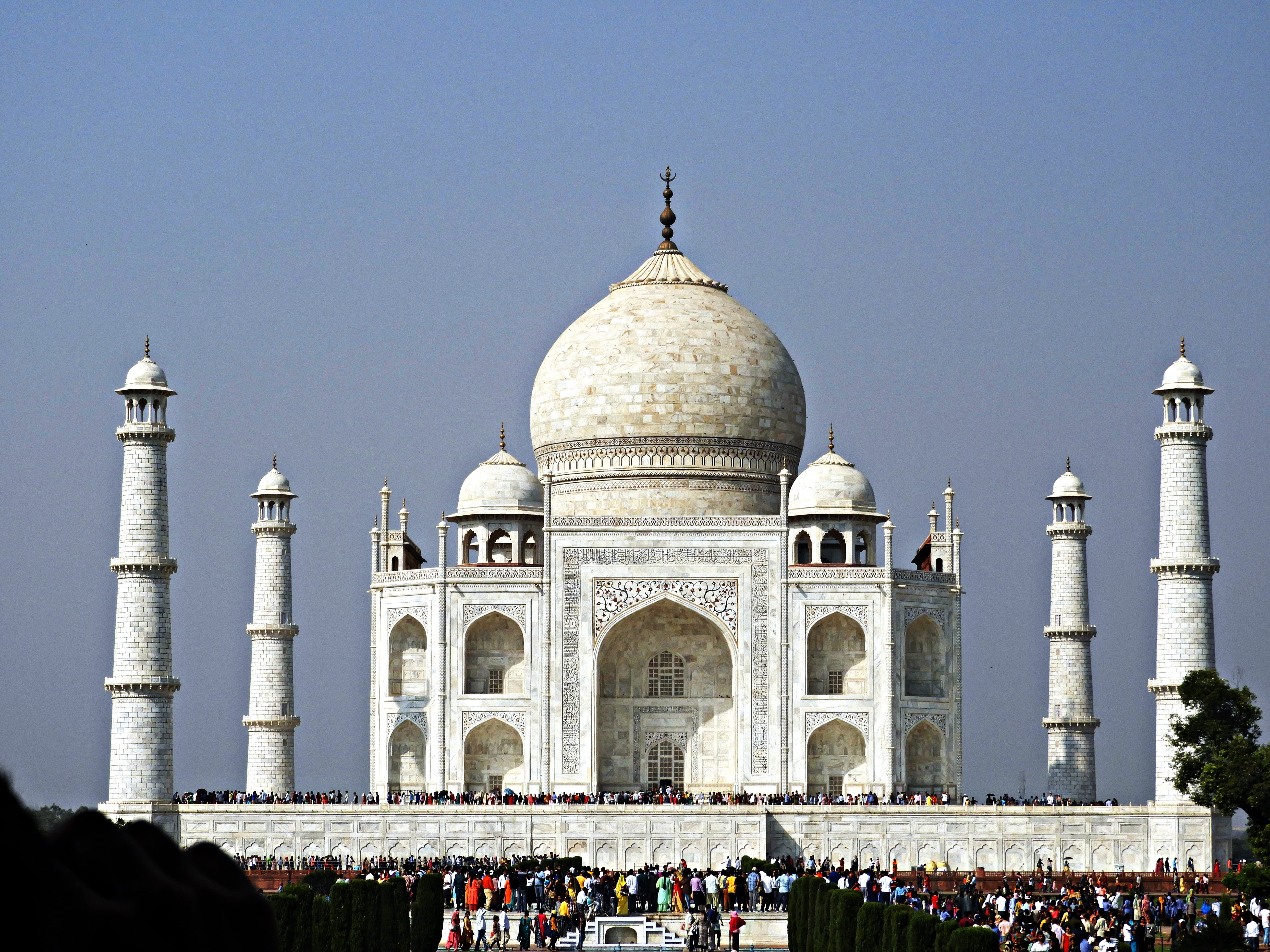 sky, spire, travel, real people, religion, steeple, outdoors, crowd, arch, mosque, large group of people, history, tourism, india, taj mahal, town, the past, HD Wallpaper