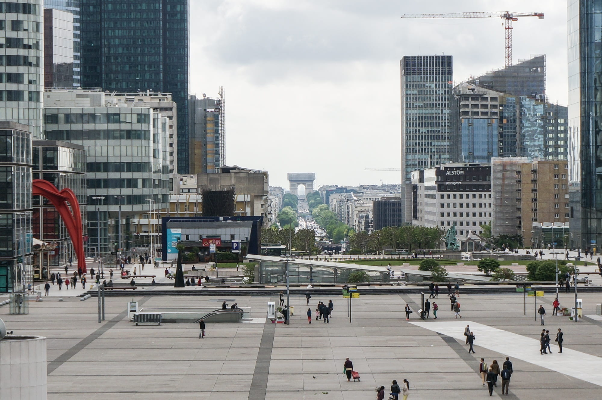 modern, real people, la défense, people, skyscraper, paris, large group of people, near, cityscape, view, built structure, group of people, financial district, HD Wallpaper