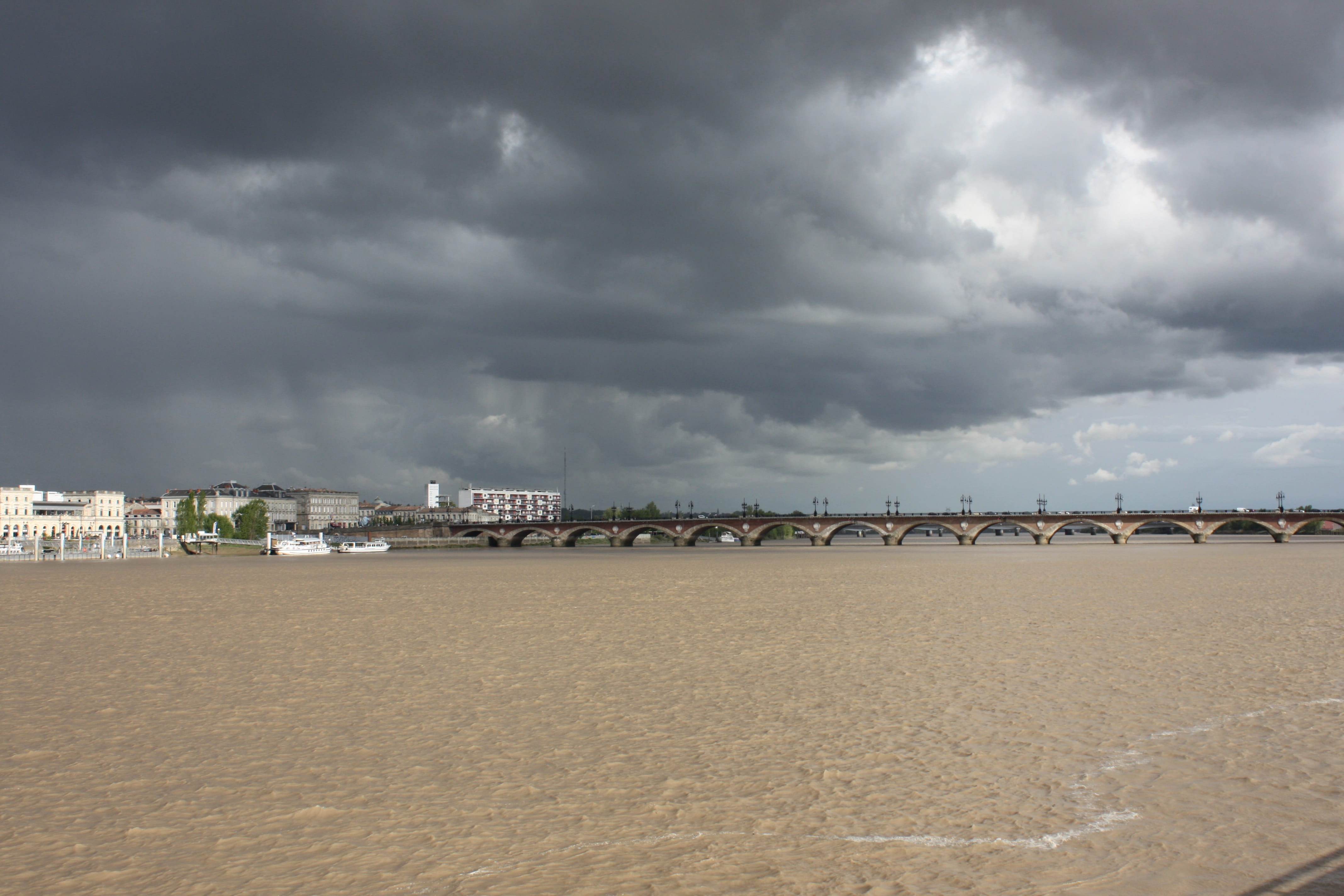 building, city, 4K, no people, sand, beach, Garonne, Bridge, sea, architecture, climate, built structure, Bordeaux, storm, overcast, water, nature, scenics - nature, HD Wallpaper