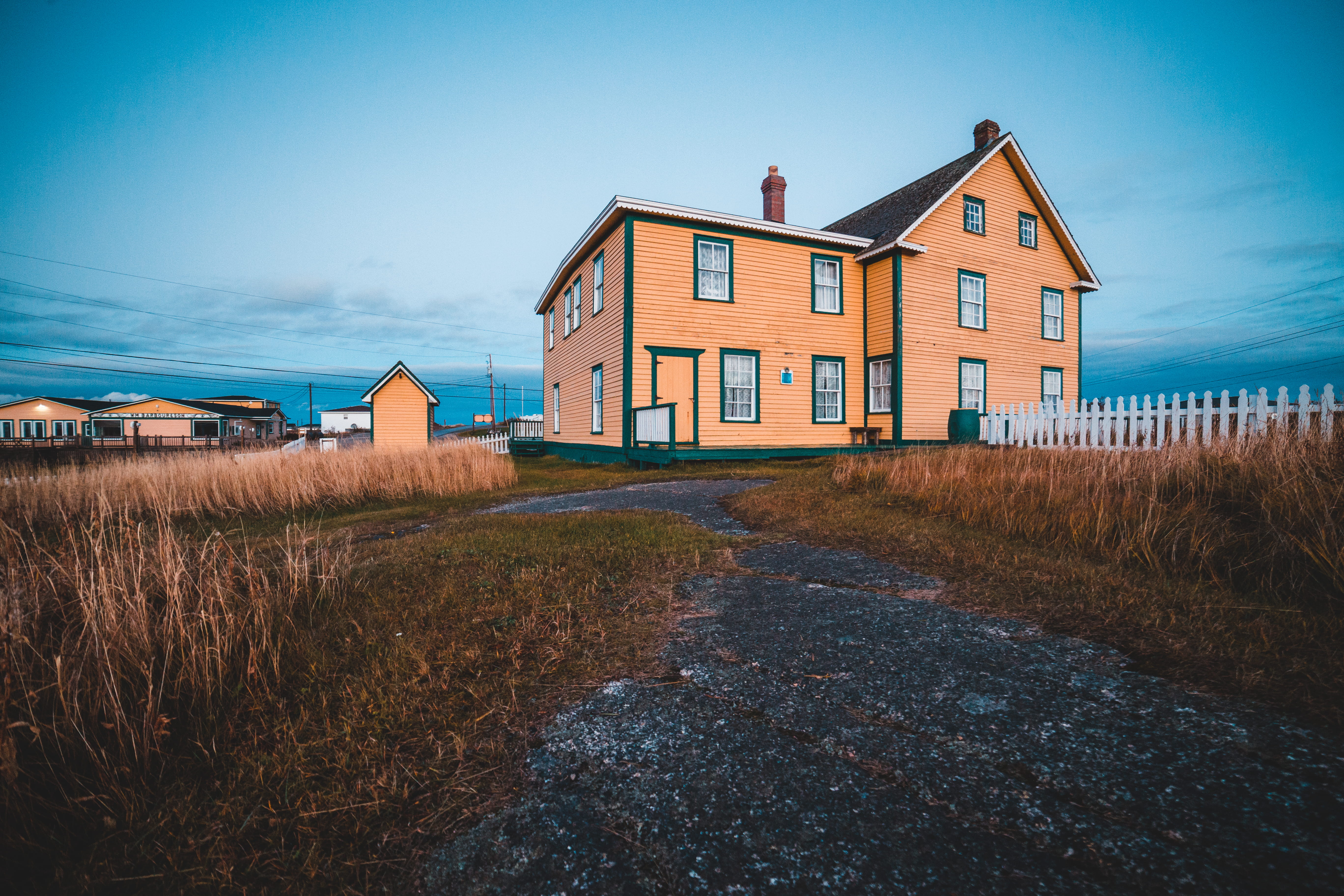 outdoors, building exterior, beacon, coast, newtown, cottage, sky, land, residential district, plant, sea, brown, water, landscape, new-wes-valley, gravel, HD Wallpaper