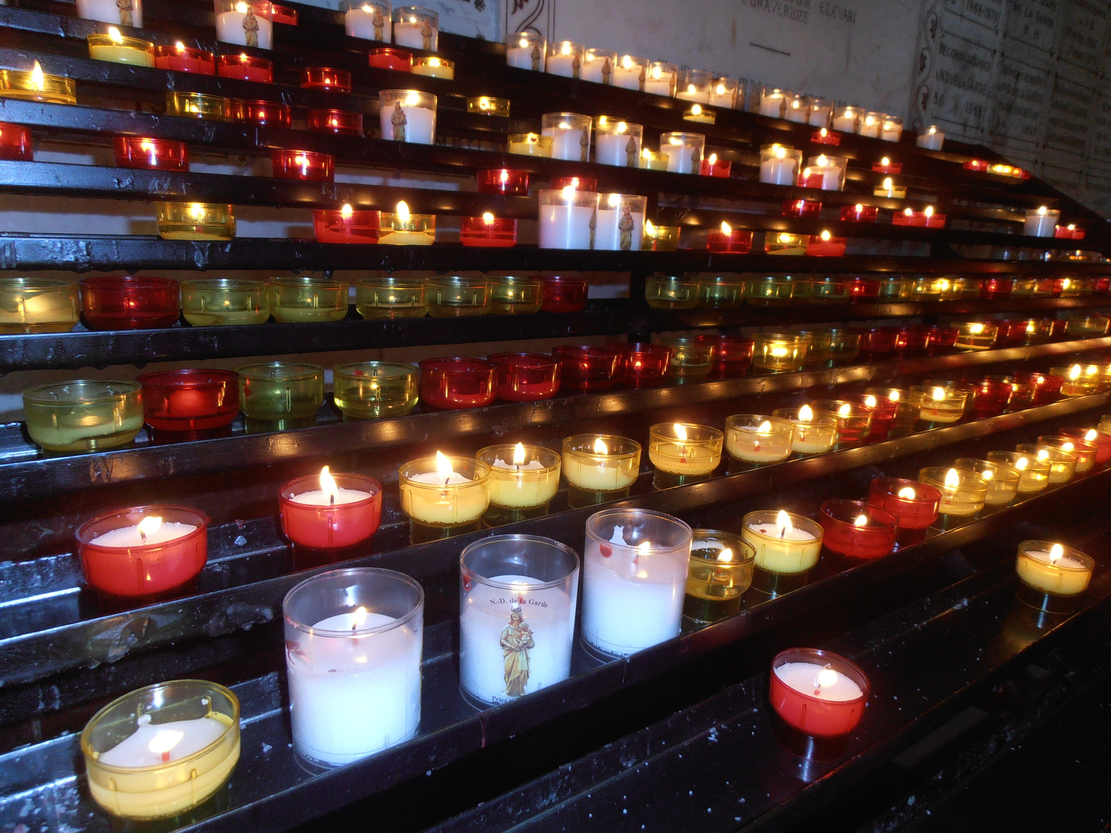 building, 4K, burning, fire, architecture, notre dame de la garde, candle, catholic, notre dame, lights, candlelight, glowing, light, altar, place of worship, HD Wallpaper