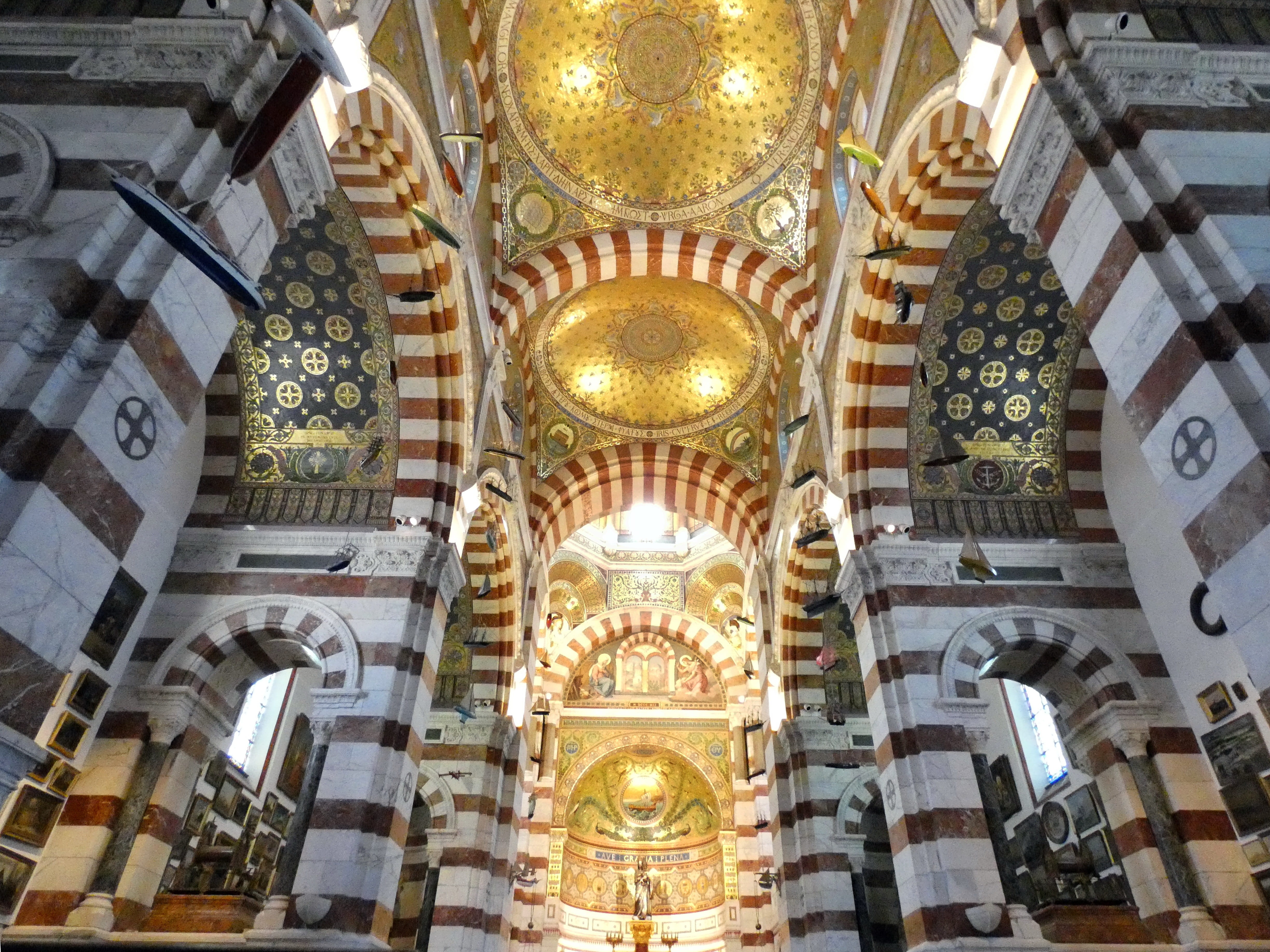 no people, building, tourism, arch, architecture, basilica, marseille, chandelier, 4K, religion, the past, altar, transept, mosaics, place of worship, HD Wallpaper