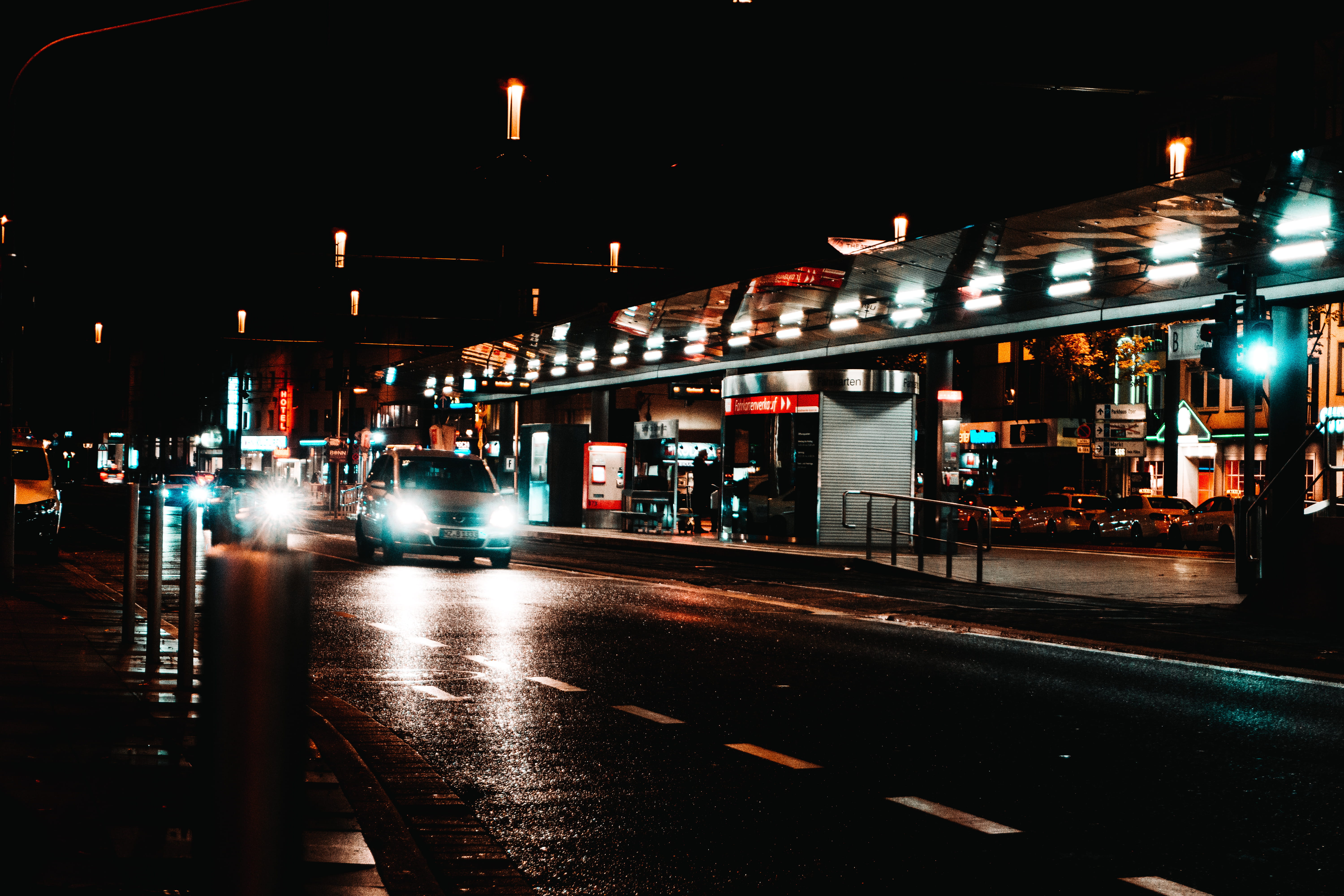 illuminated, nightlife, transportation, street light, city, autumn, architecture, bertha-von-suttner-platz, urban, building exterior, built structure, cars, HD Wallpaper