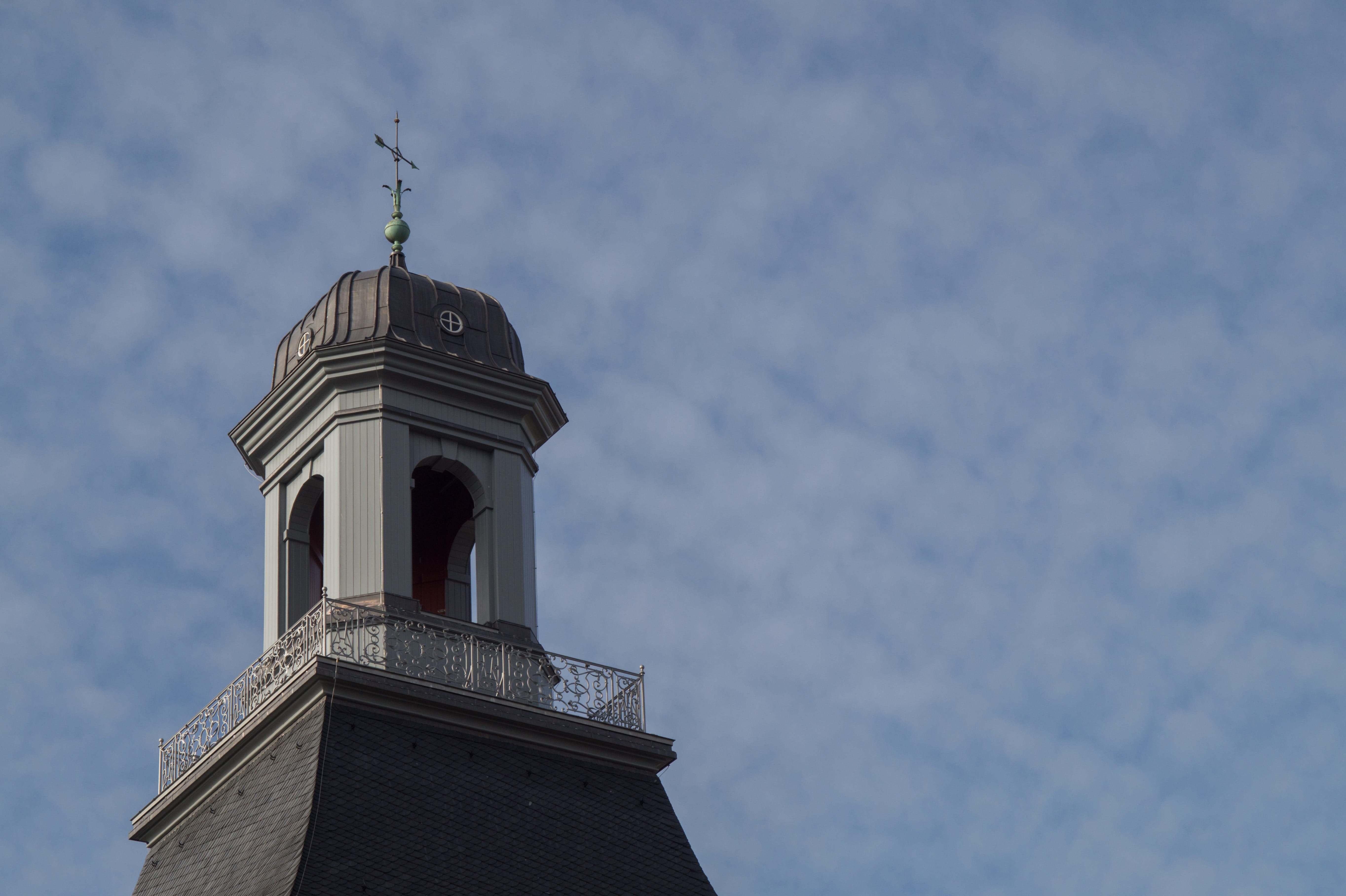 cloud - sky, place of worship, spirituality, low angle view, religion, clock, study, landmark, built structure, building, building exterior, sky, education, HD Wallpaper