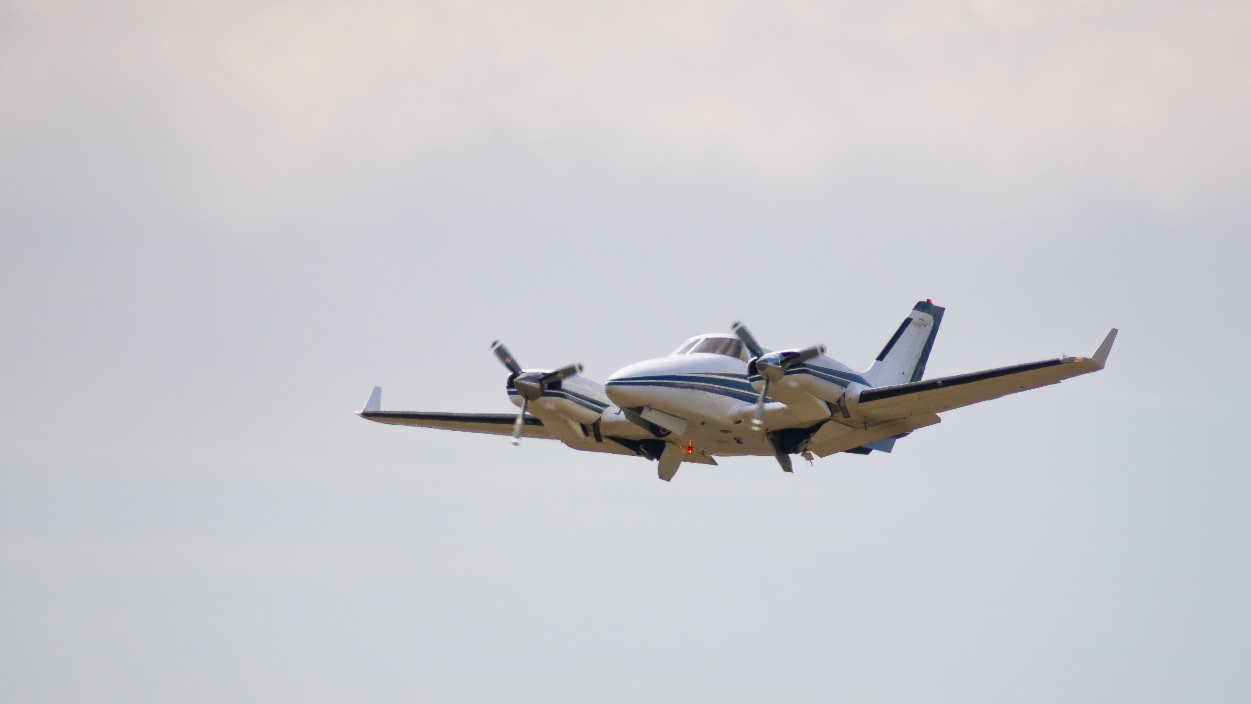sankt augustin, airplane, transportation, aircraft, duke, flying, air vehicle, aerospace industry, germany, aggression, sky, mid-air, copy space, plane, HD Wallpaper