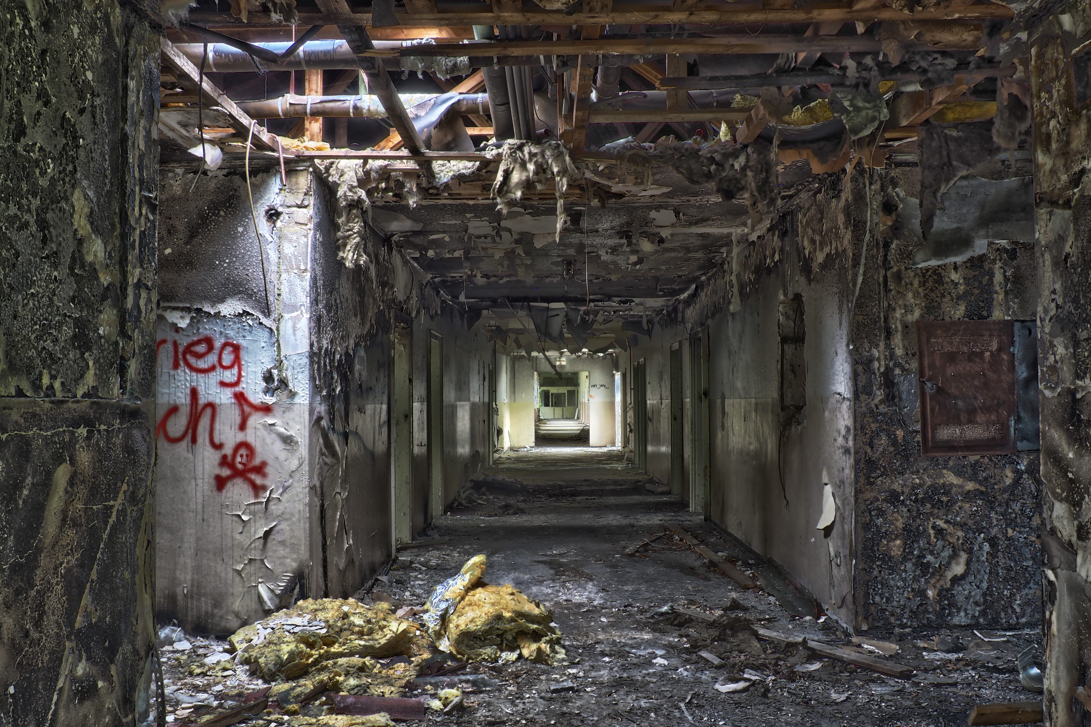 messy, pforphoto, ruined, damaged, fire damage, fire, run-down, lost places, wall - building feature, abandoned, mood, indoors, russ, floor, ailing, forget, HD Wallpaper