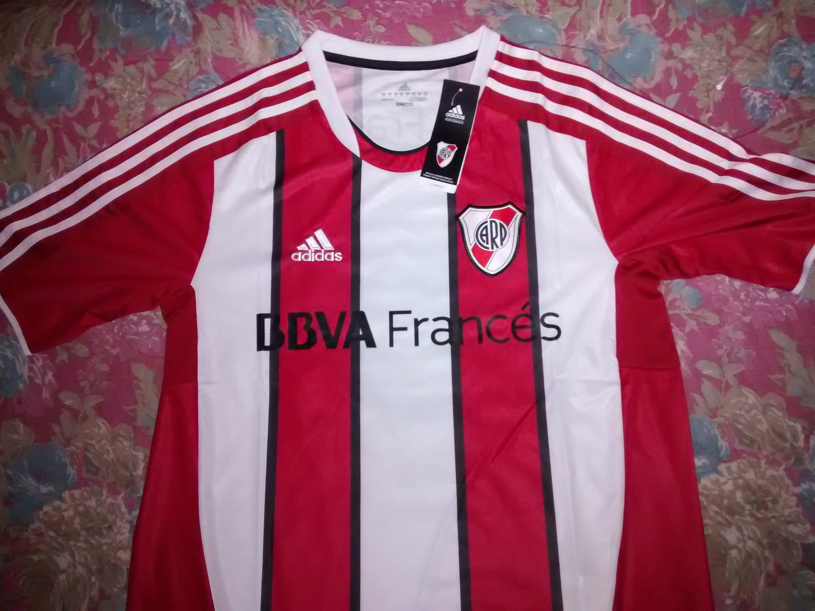 striped, white, jersey, pride, River Plate, focus on foreground, clothing, black, bbva, soccer, text, textile, red, 2K, shirt, western script, front view, HD Wallpaper