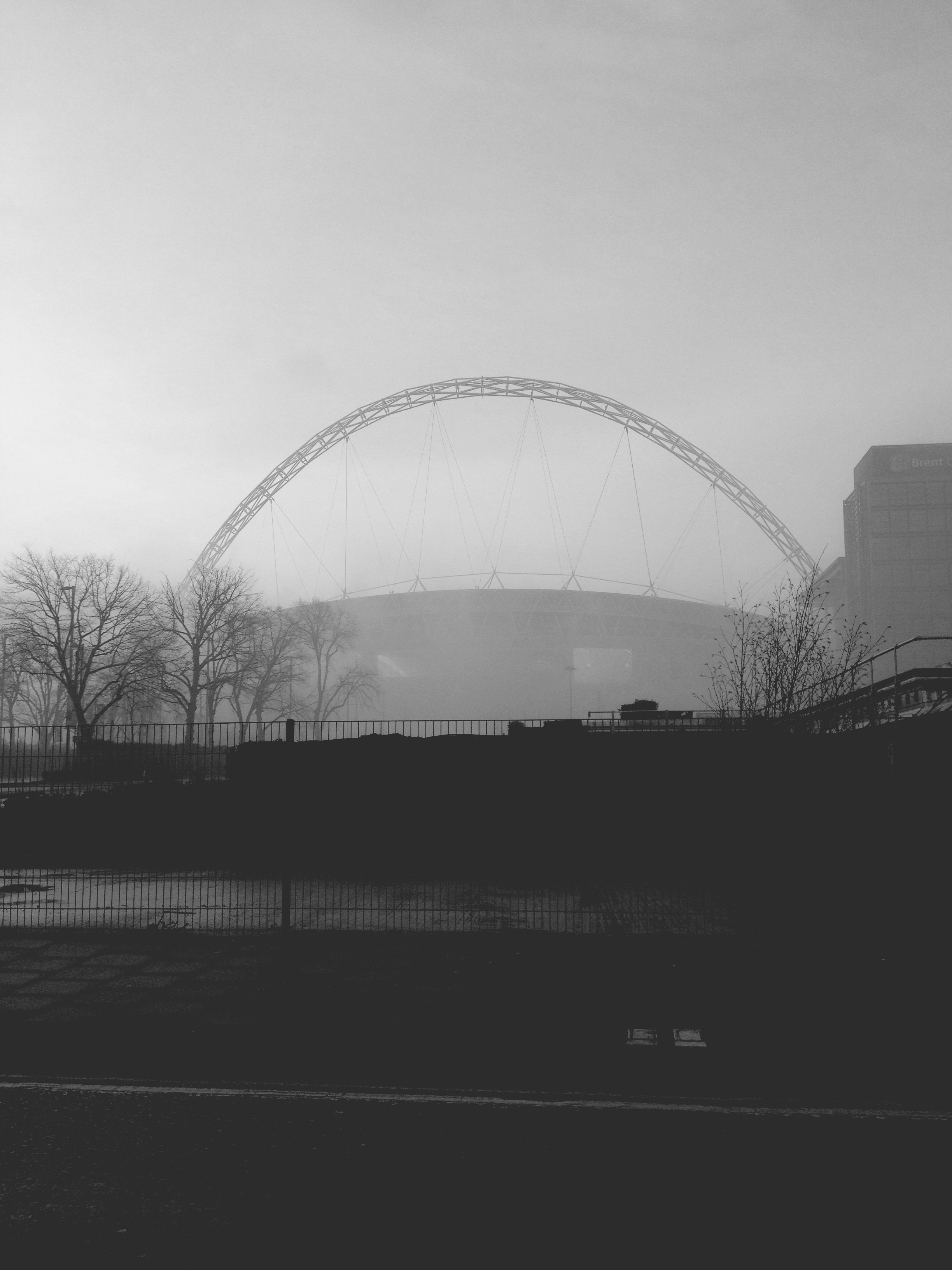 arch, built structure, 2K, wembley, city, nature, soccer, bridge, day, area, game, architecture, goal, arena, sport, wembley stadium, football, water, Phone HD Wallpaper