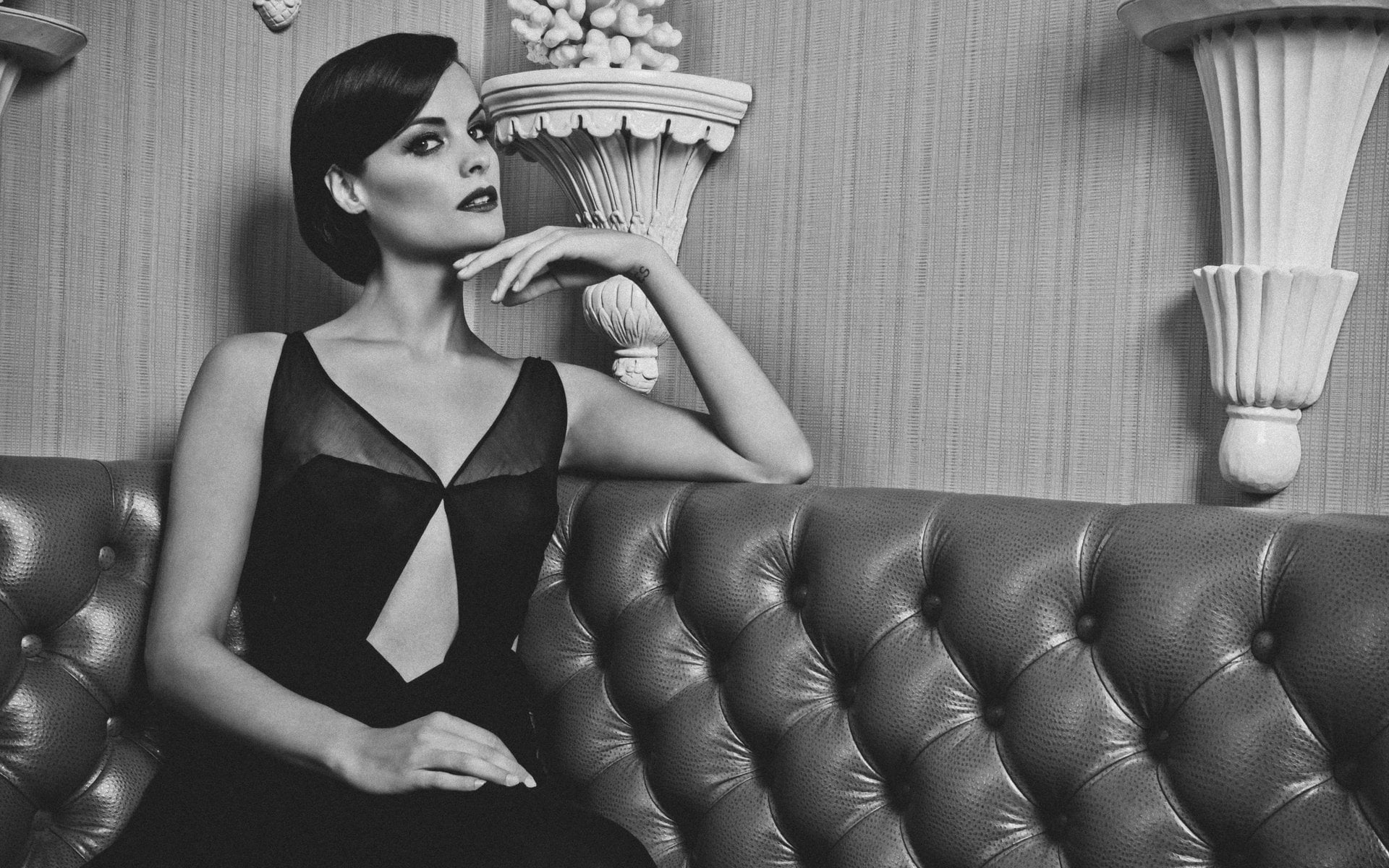 glamour, temptation, 1080P, fashion, Jaimie Alexander, Actress, Actresses, holding, American, hairstyle, beautiful woman, dress, women, young women, young adult, HD Wallpaper