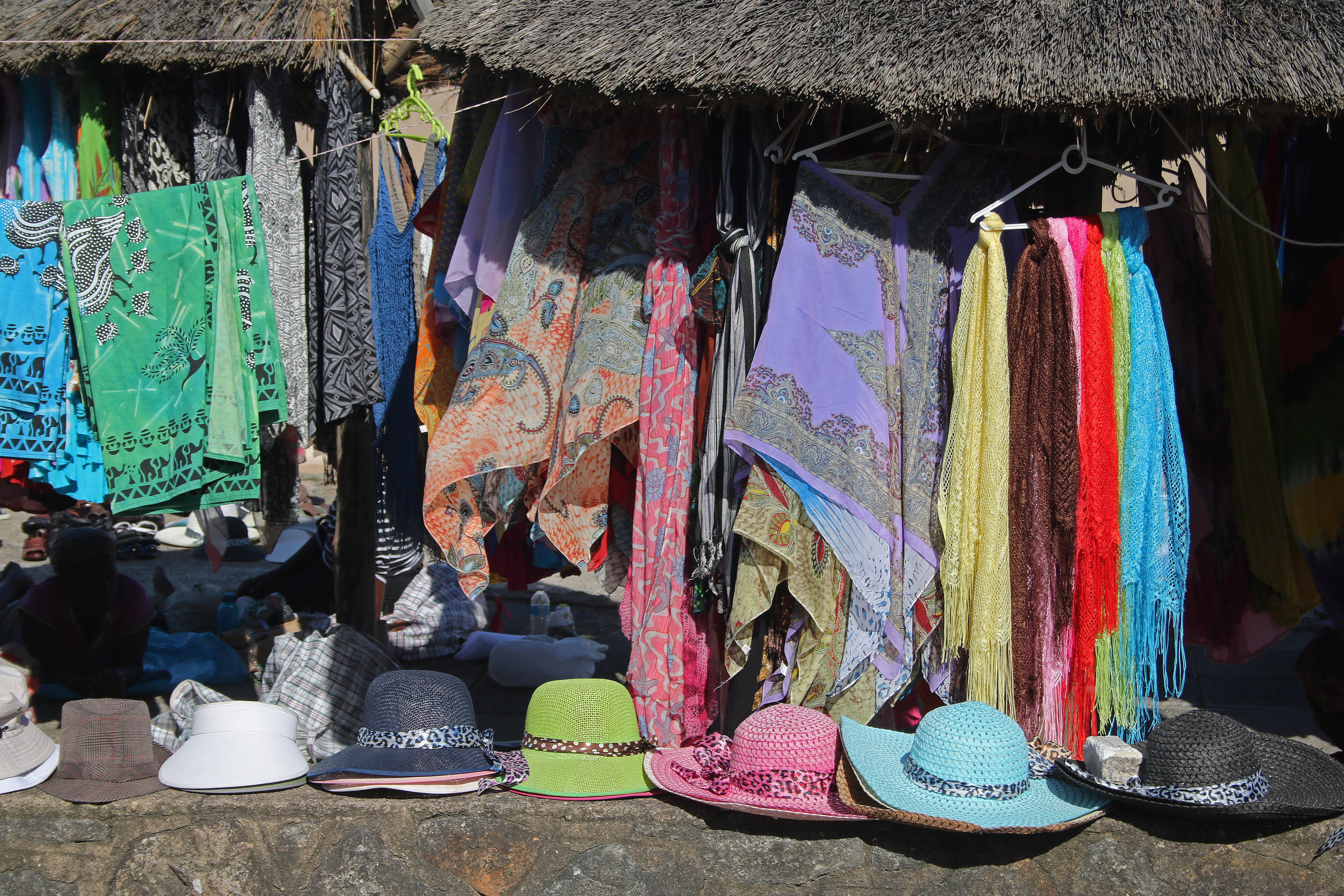 multi colored, colourful flea market, retail, thatched roofs, colourful, arrangement, africa, hat, business, merchandise, large group of objects, small business, HD Wallpaper