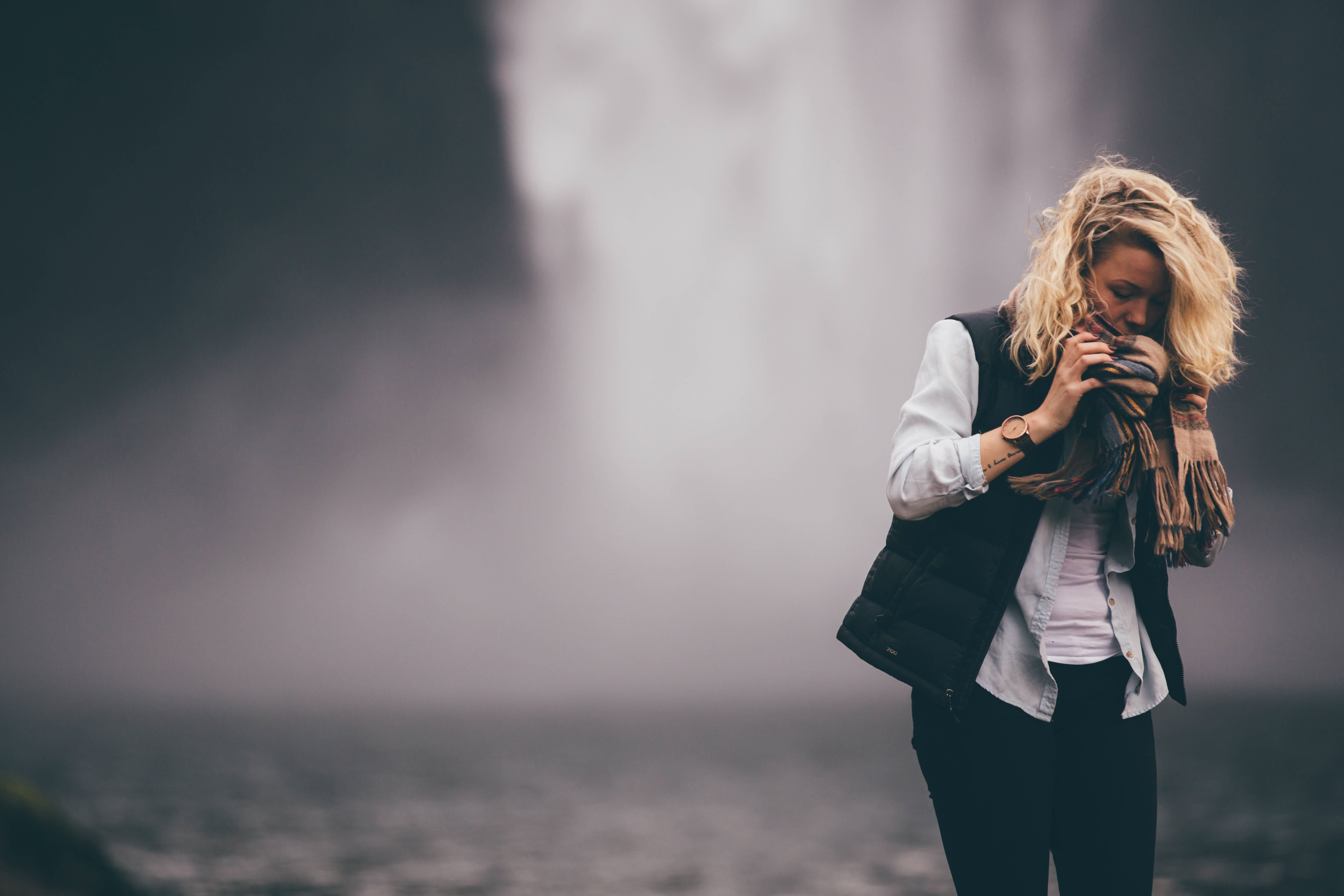 wet, beauty, females, natural, relax, nature, long hair, rivers, focus on foreground, fresh, blond hair, front view, real people, creeks, one person, woman, HD Wallpaper