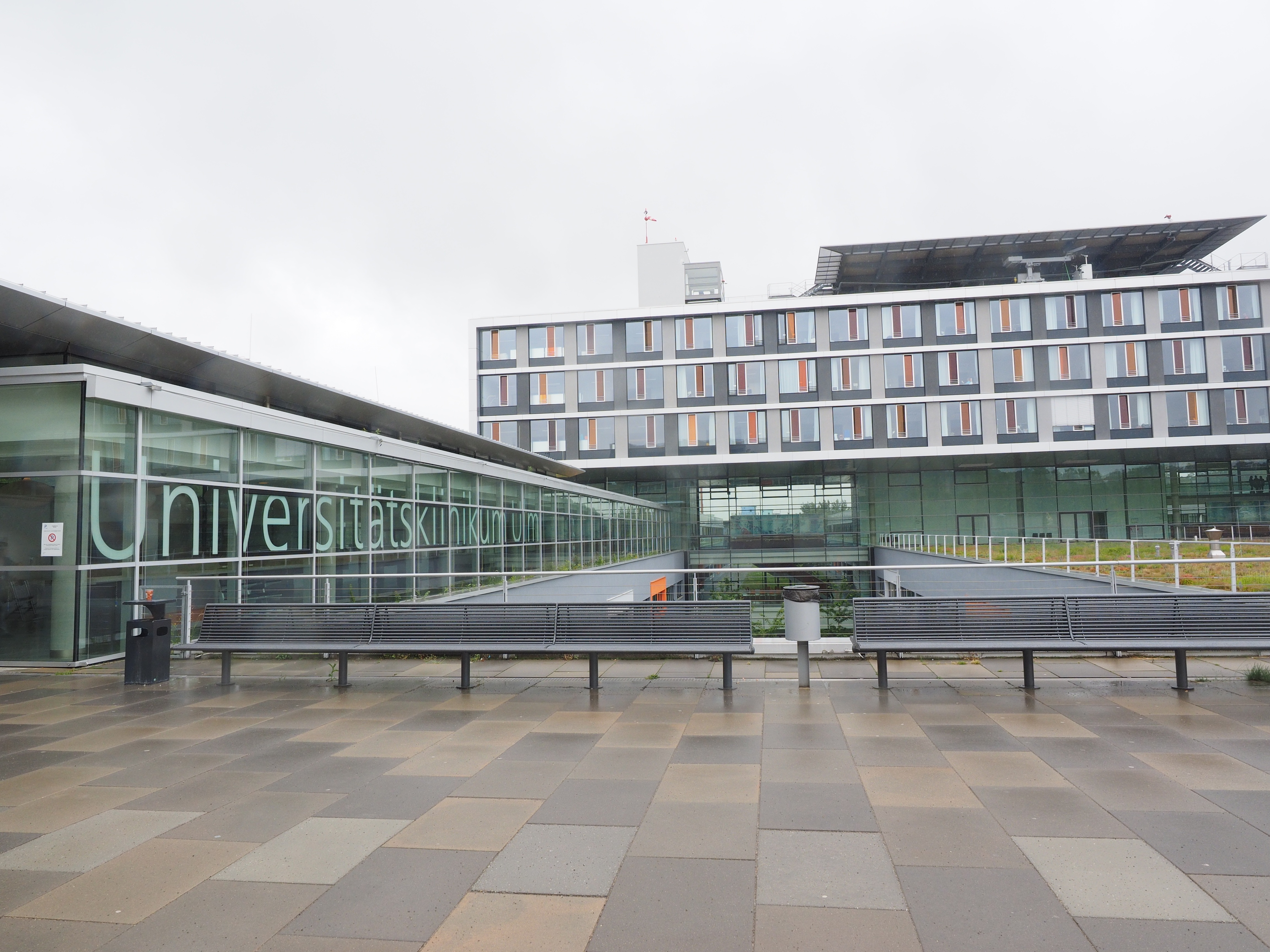 nature, forecourt, bench, building exterior, rail transportation, building, medical faculty, gray, university ulm, train, architecture, input, absence, HD Wallpaper