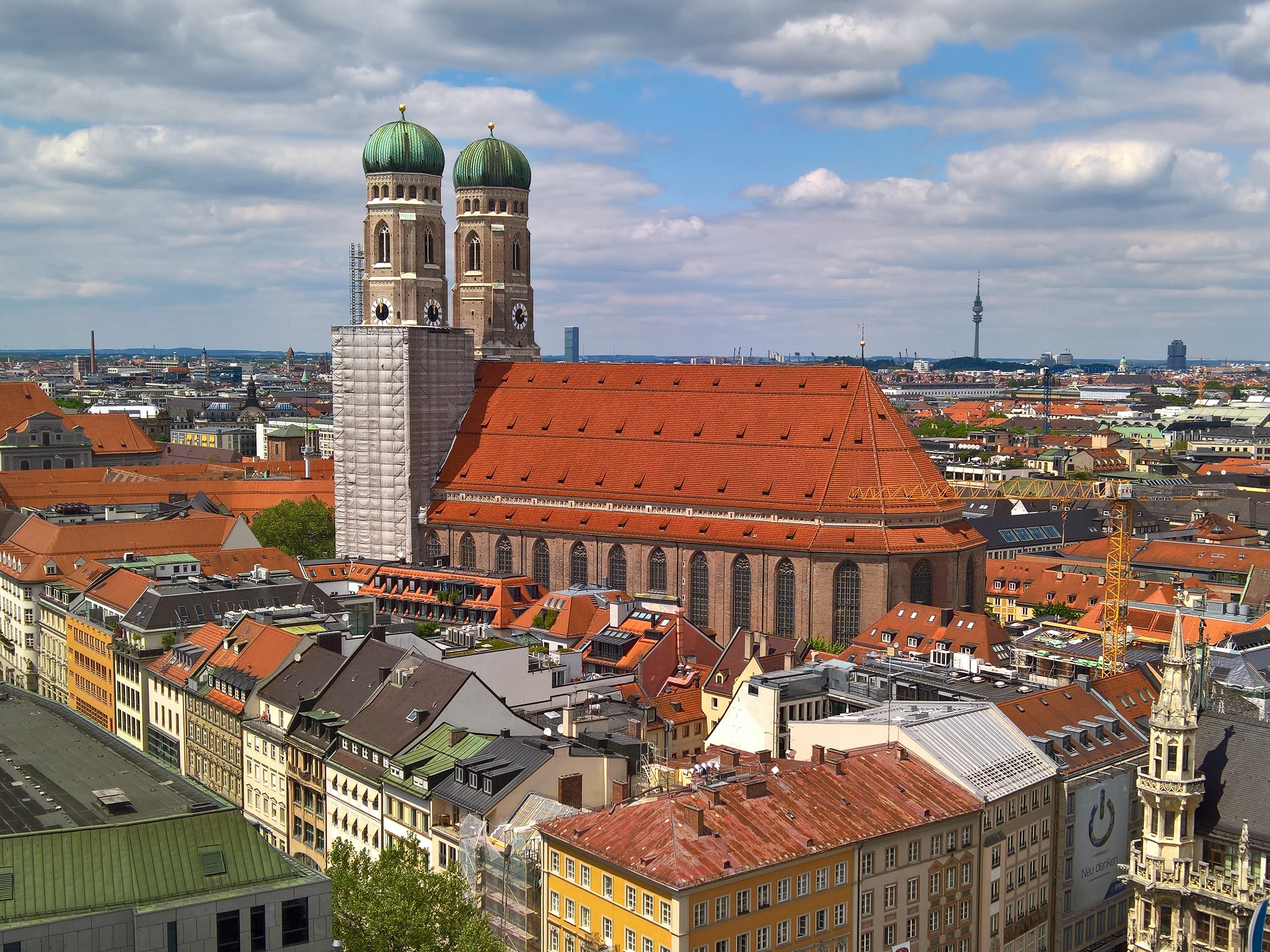 place of worship, sky, townscape, architecture, onion dome, city, tower, building exterior, outdoors, roof tile, building, high angle view, frauenkirche, HD Wallpaper