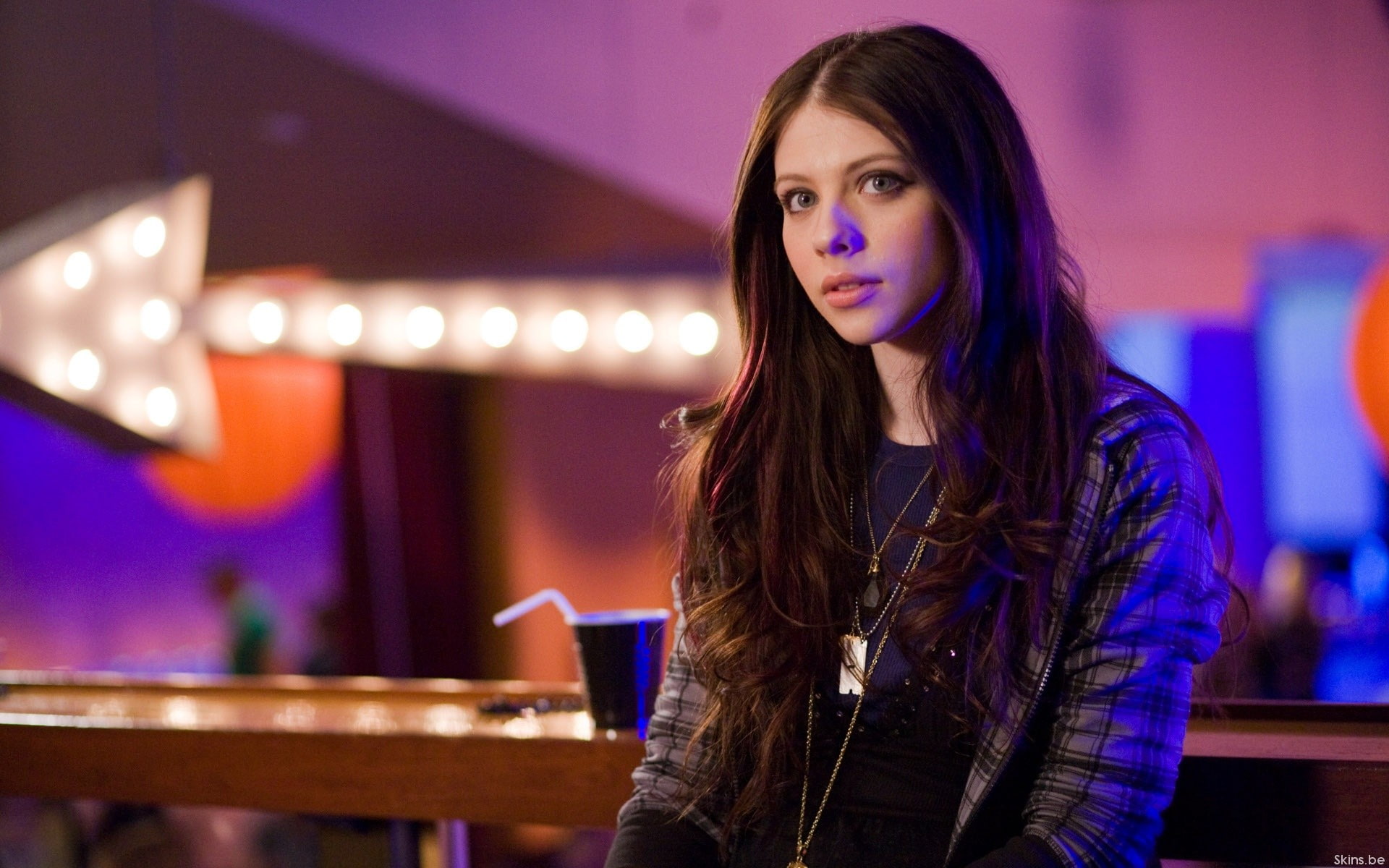 long hair, brunette, 1080P, actress, looking into the distance, Michelle Trachtenberg, women, HD Wallpaper