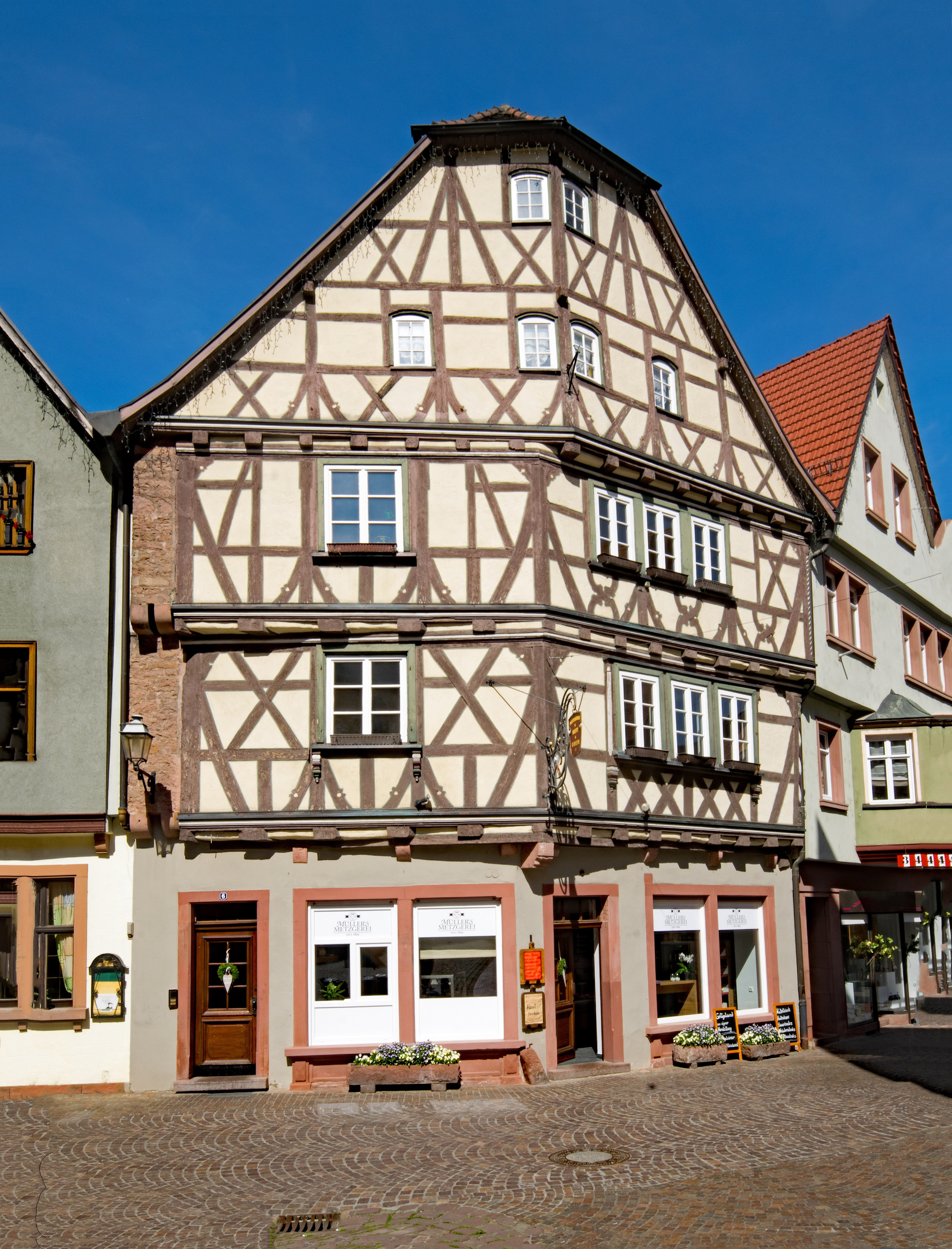 blue, Baden Württemberg, tauber, no people, 5K, old building, history, built structure, row house, city, low angle view, clear sky, sky, main, residential district, Phone HD Wallpaper