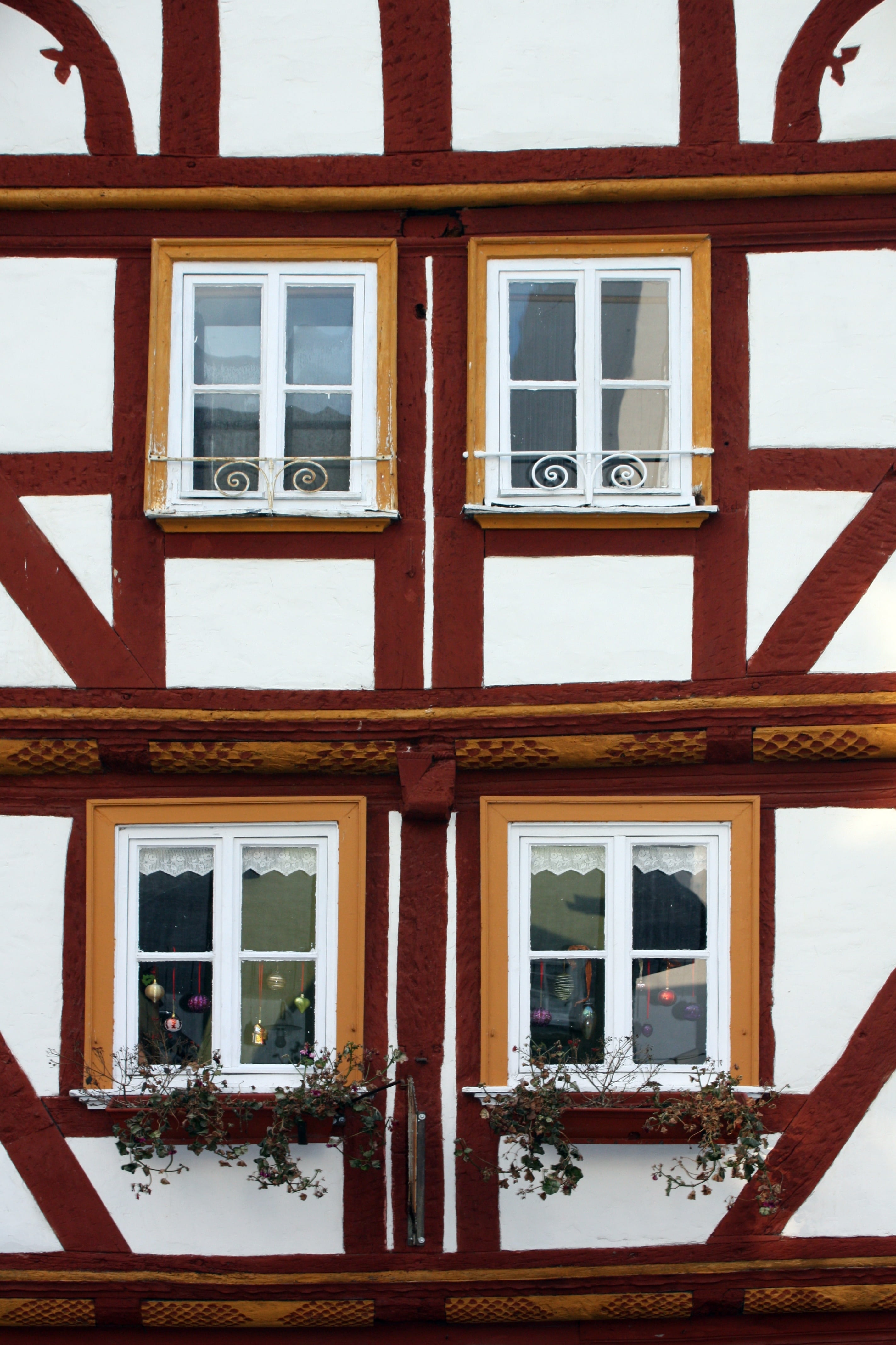 no people, facade, transparent, truss, window, building Exterior, wood - material, home, residential district, old, germany, architecture, westerwald, upper westerwald, Phone HD Wallpaper