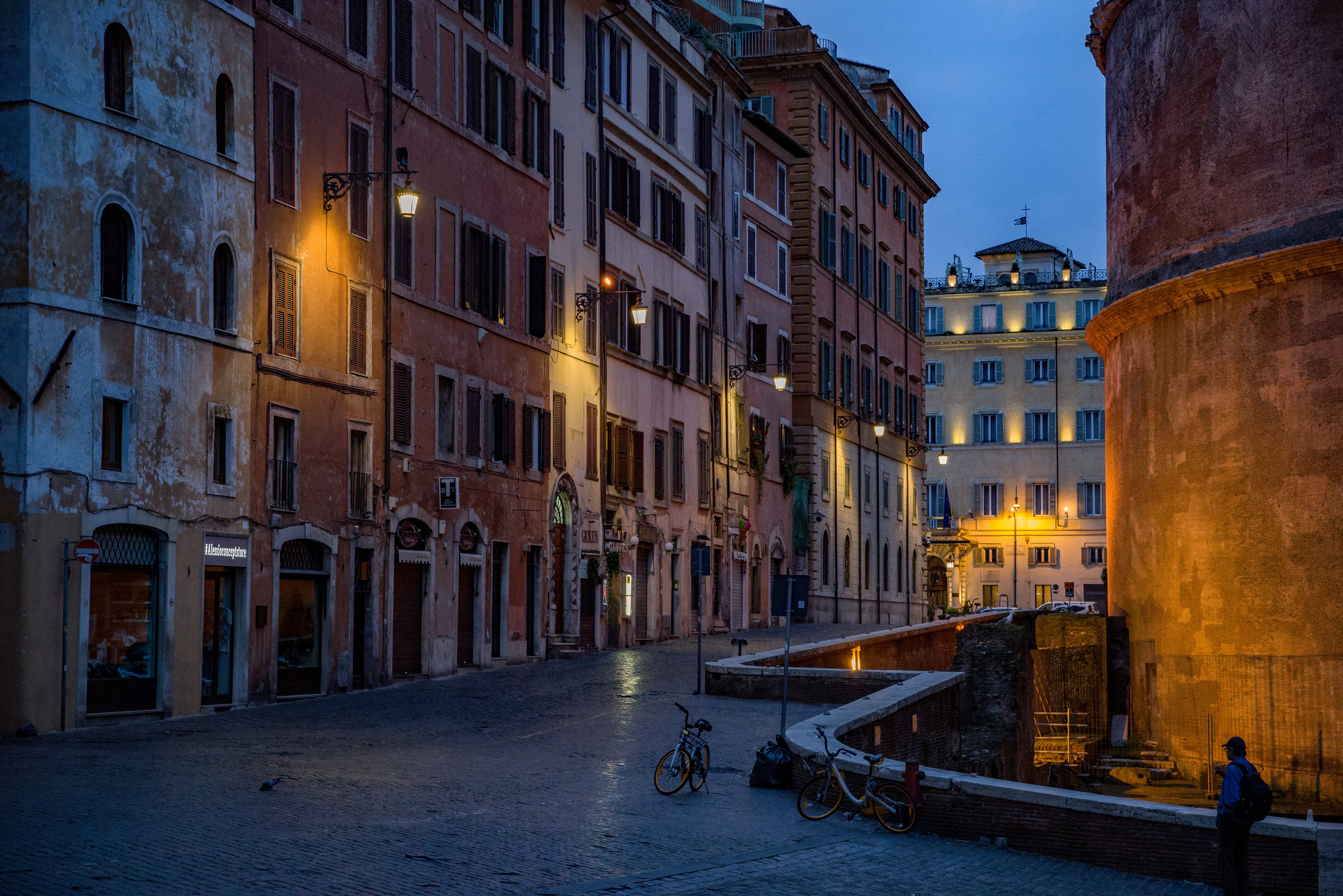architecture, religious, city life, building, religion, facade, historic, person, mode of transportation, dawn, tourism, window, monument, rome, group of people, HD Wallpaper
