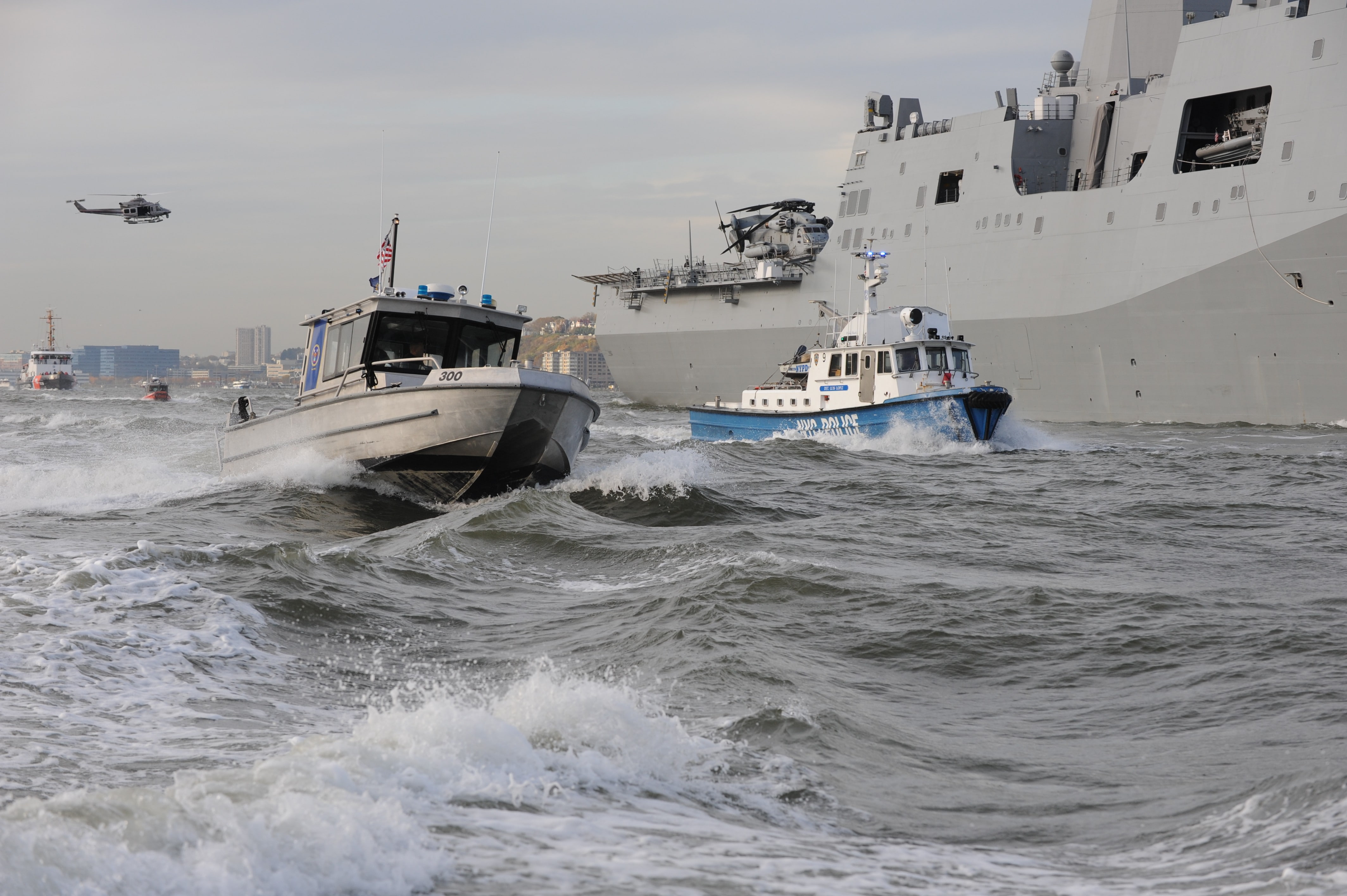 passenger craft, ship, outdoors, cruise ship, splashing, sea, boat, warship, no people, sky, military, vehicle, mode of transportation, travel, wave, nature, HD Wallpaper