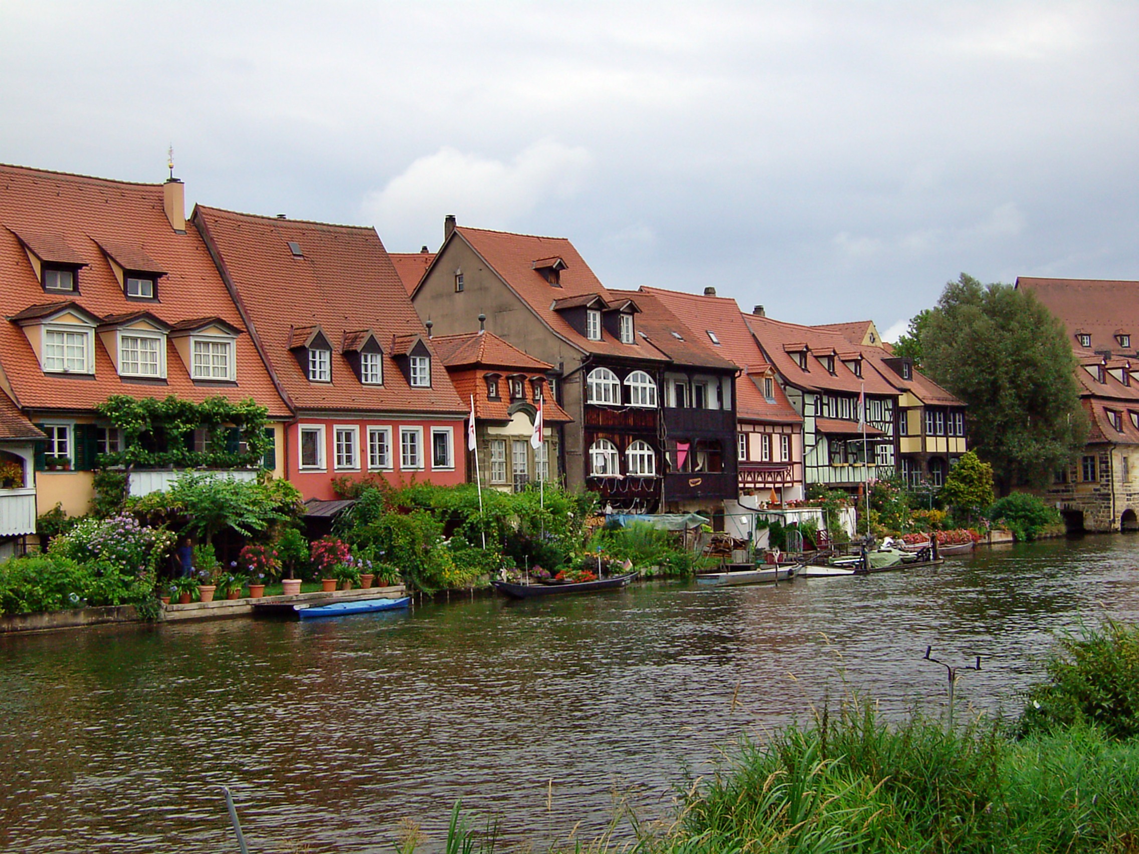 black, cloud - sky, houses, river, bamberg, tree, waterfront, built structure, house, outdoors, body, beside, town on the river, building, building exterior, HD Wallpaper