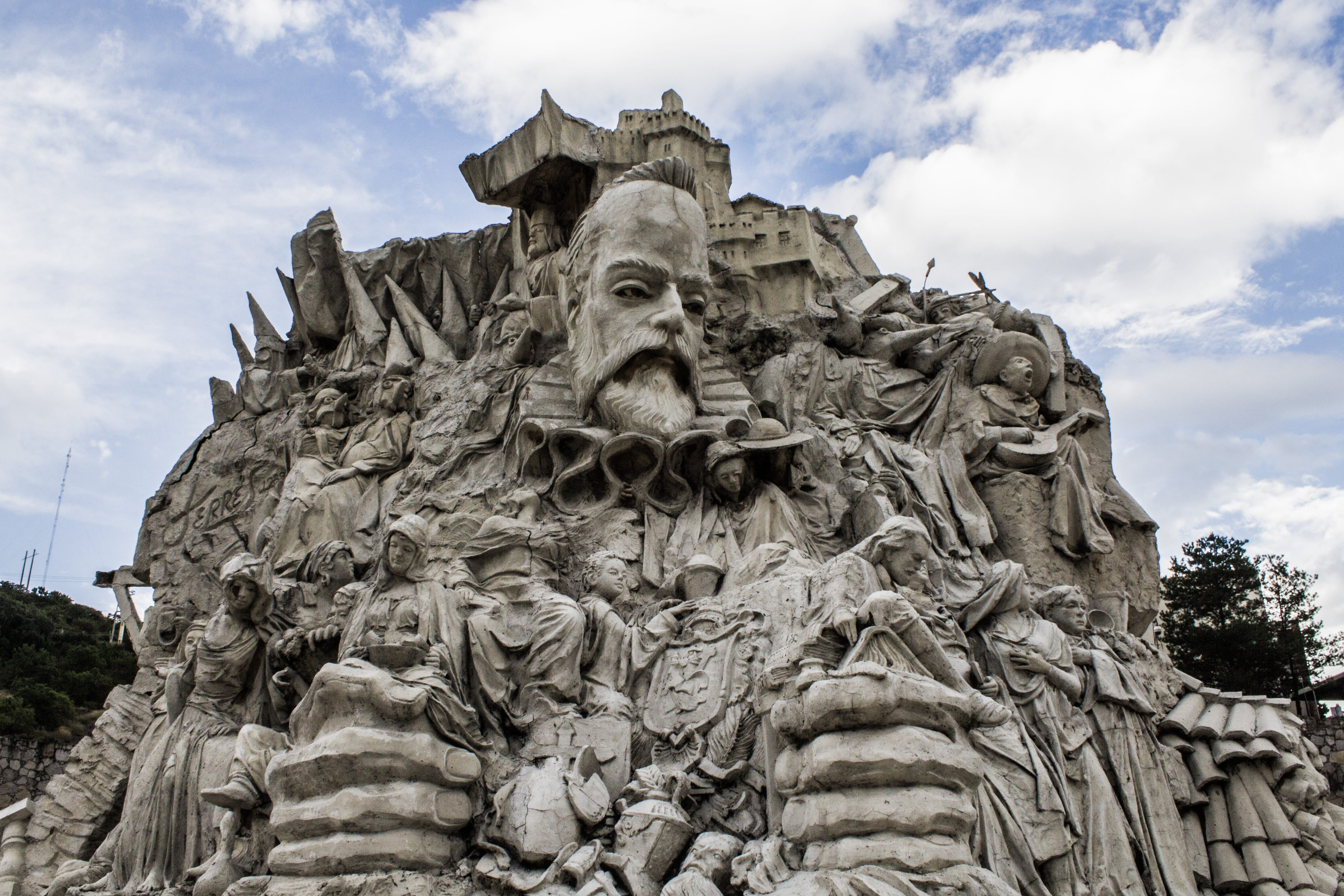 architecture, Monument, Guanajuato, travel, stone material, Cervantes, no people, sculpture, nature, male likeness, outdoors, representation, sky, 4K, HD Wallpaper