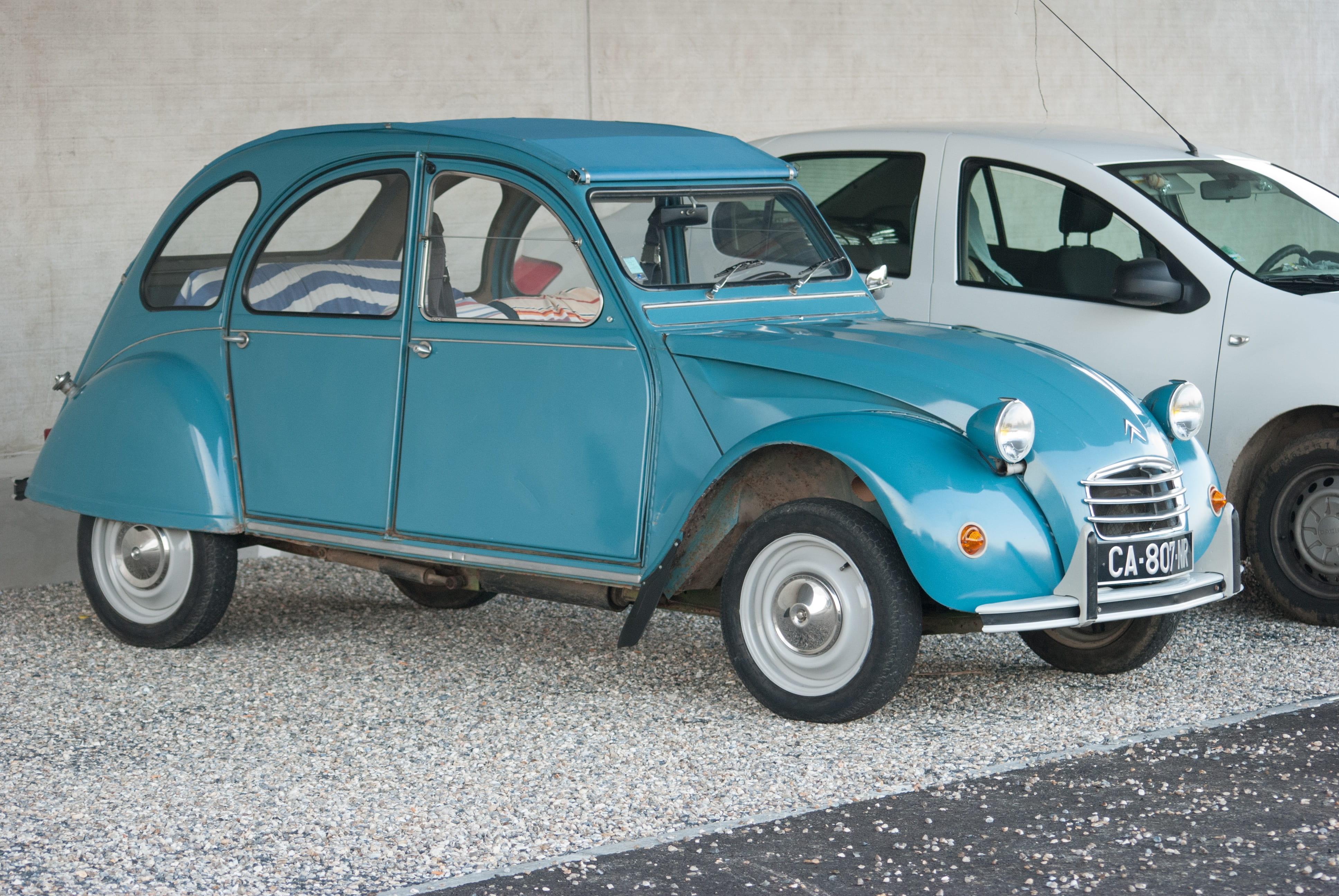 retro styled, car, travel, city, vintage car, collectors car, vehicle, blue, stationary, transportation, turquoise colored, citroën, architecture, 4K, HD Wallpaper