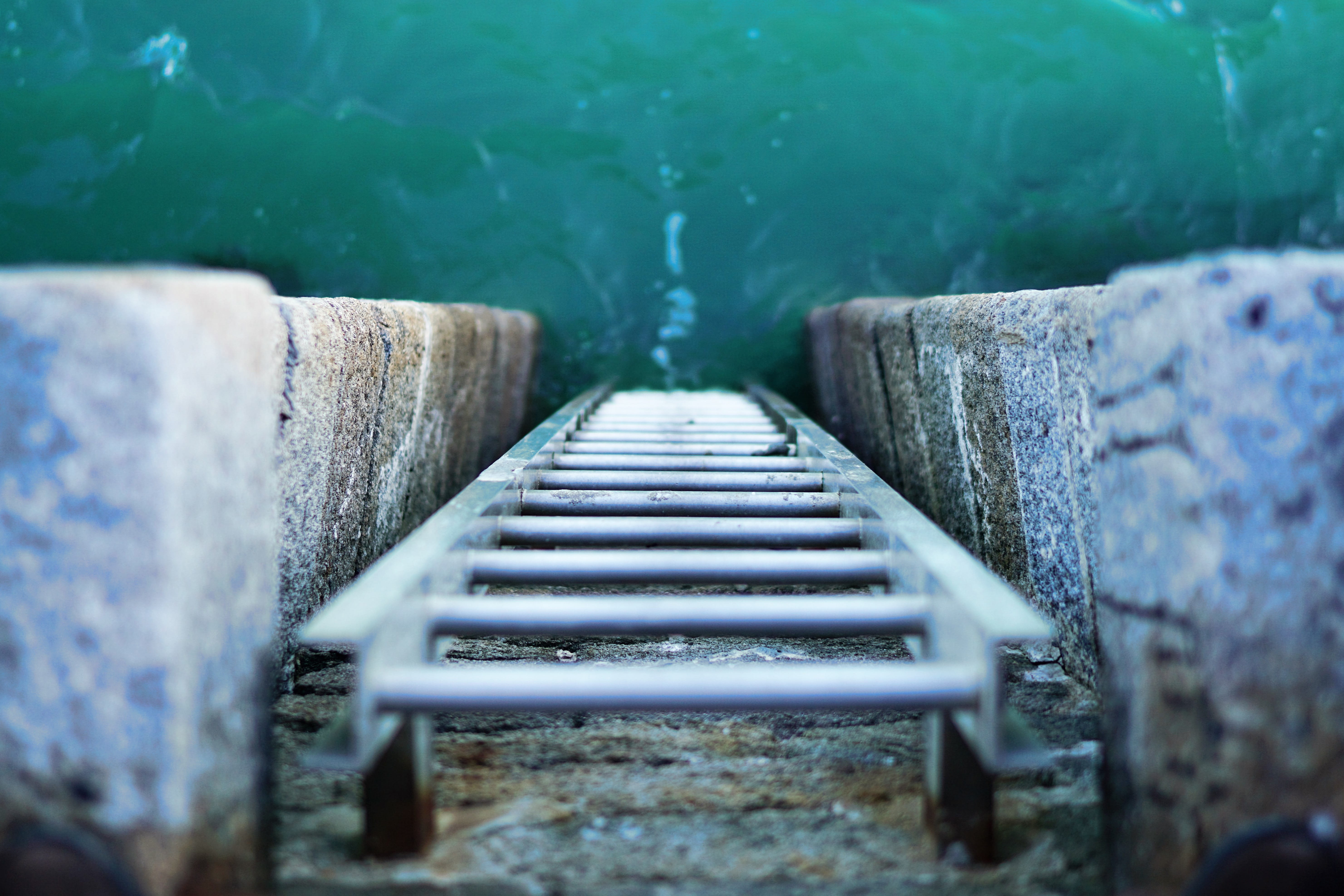 coast, metal, concrete, ocean water, shot, wall, direction, architecture, plant, day, leading, no People, ocean, the way forward, outdoors, steps, ladder, HD Wallpaper
