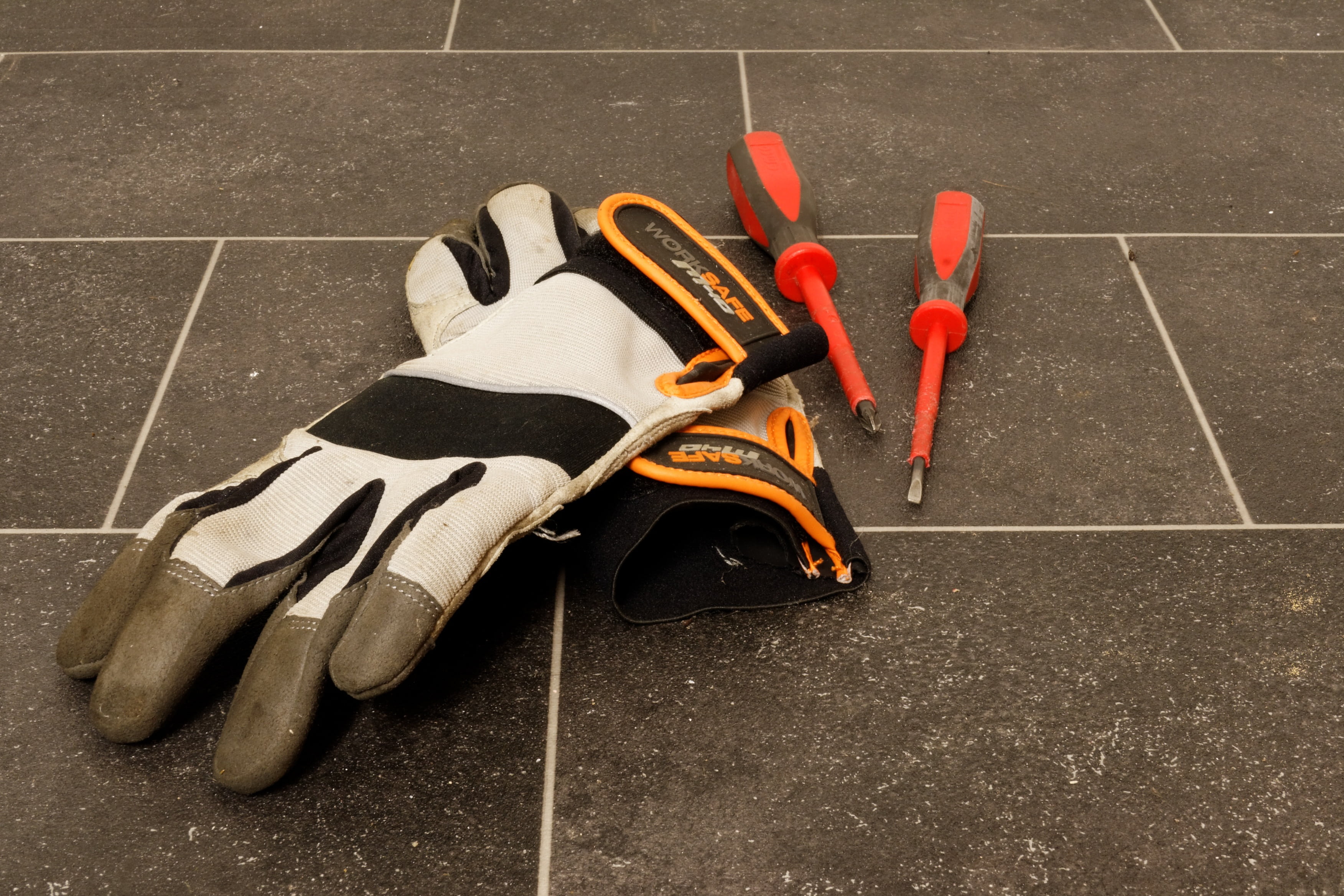 road, city, screwdriver, clothing, high angle view, choice, group of objects, day, craft, sunlight, still life, occupational safety and health, gloves, HD Wallpaper