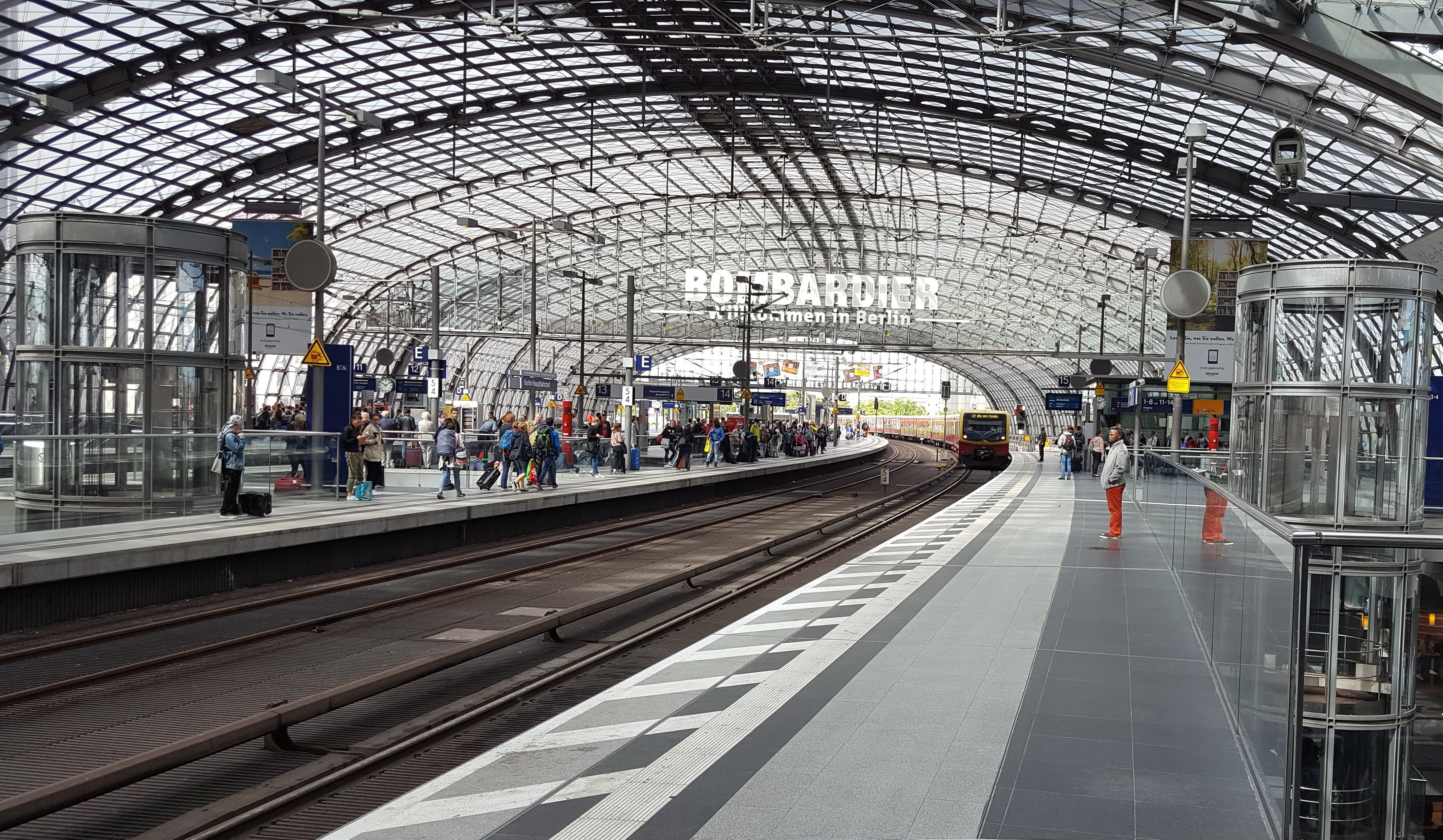 real people, railroad track, railroad station platform, incidental people, train, railroad station, mode of transportation, track, berlin, transportation, HD Wallpaper