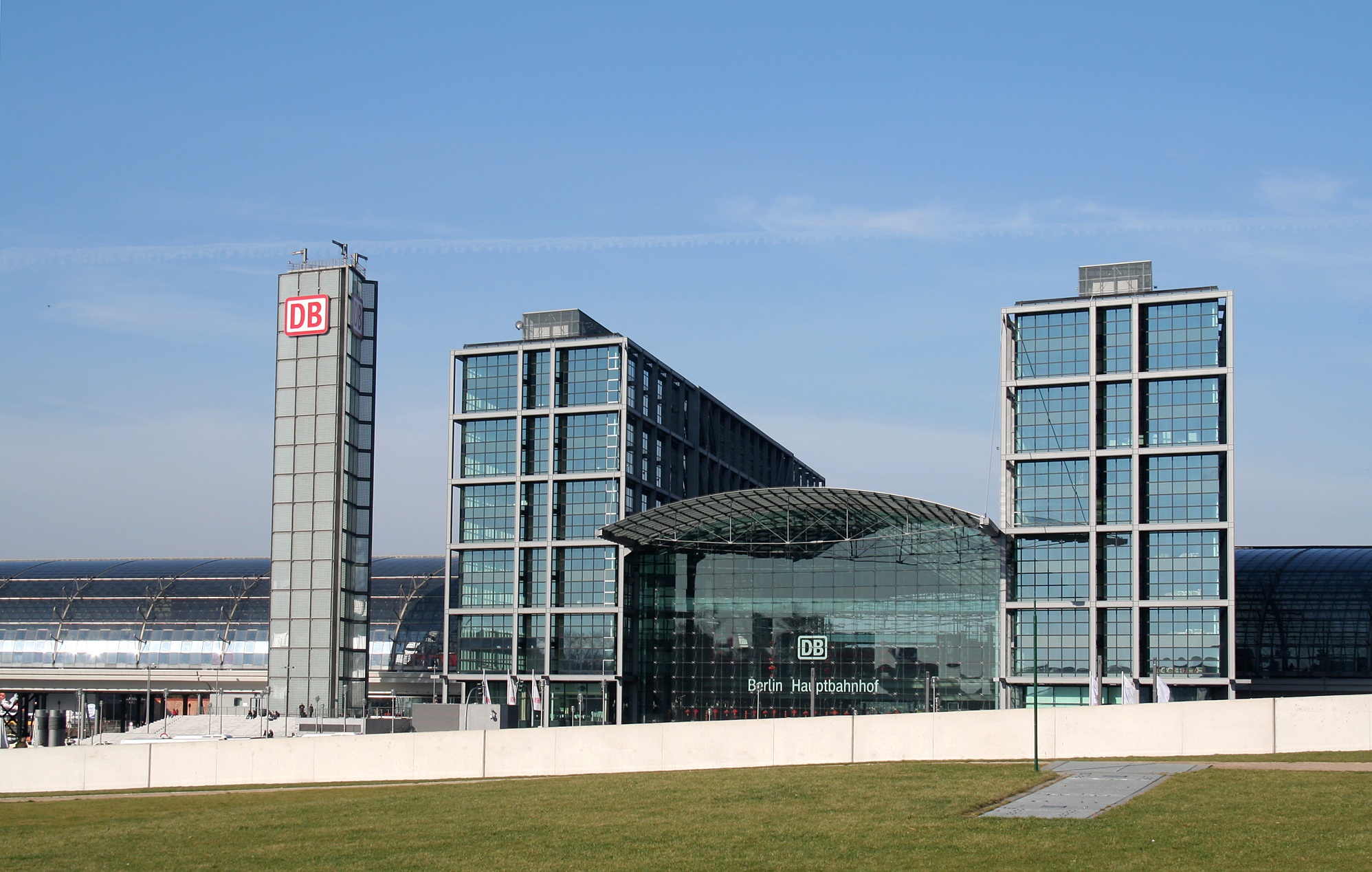 sunny, skyscraper, modern, office, building exterior, sky, berlin central station, no people, building, outdoors, glass facade, architecture, western script, HD Wallpaper