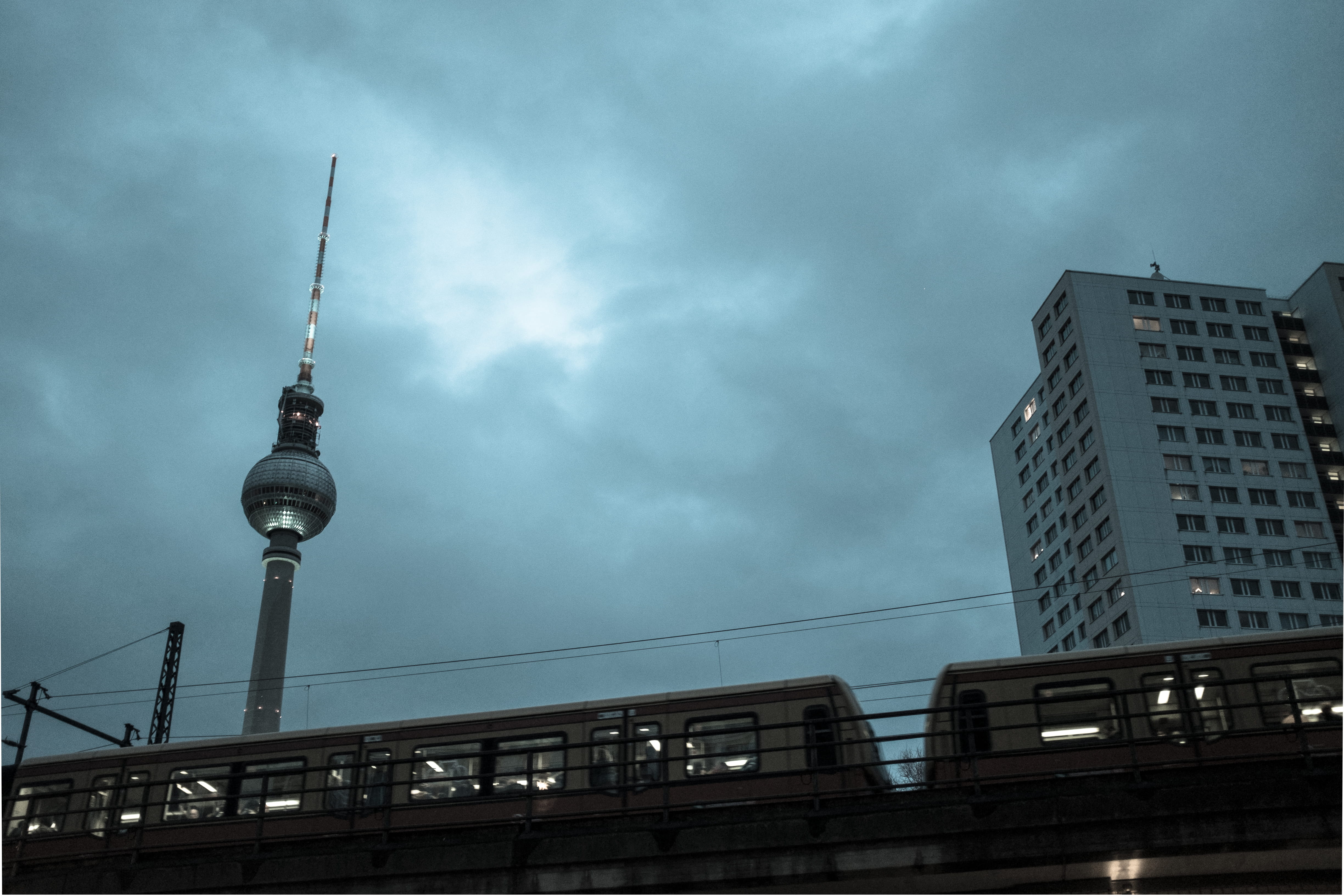high rise, metropolis, architecture, dark, sky, office building, office building exterior, building exterior, u-bahn, global communications, road, tall - high, HD Wallpaper