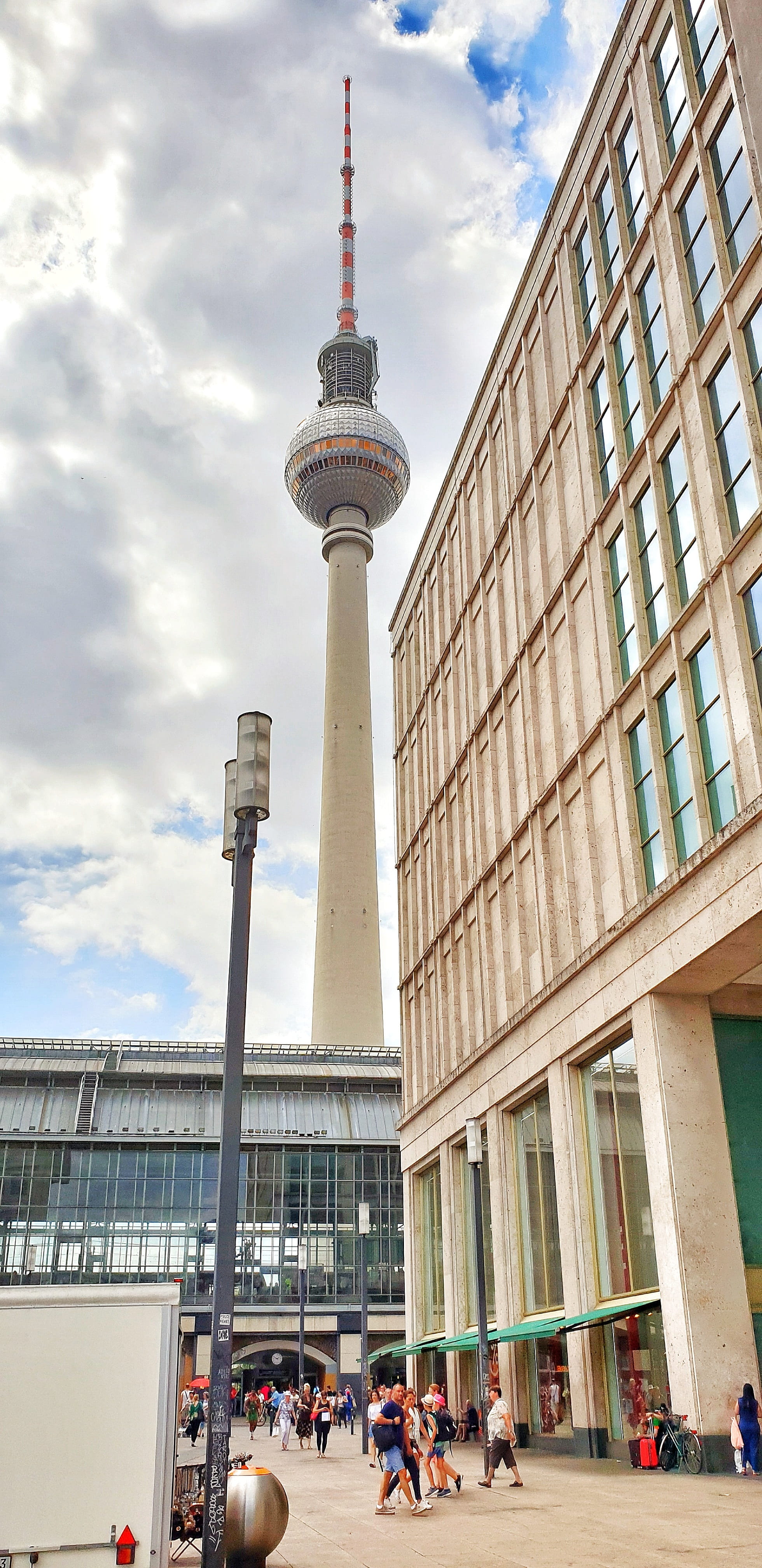 architecture, nature, tall - high, cloud - sky, group of people, skyscraper, tourism, day, spire, office building exterior, modern, city, fernsehturm, sky, Phone HD Wallpaper