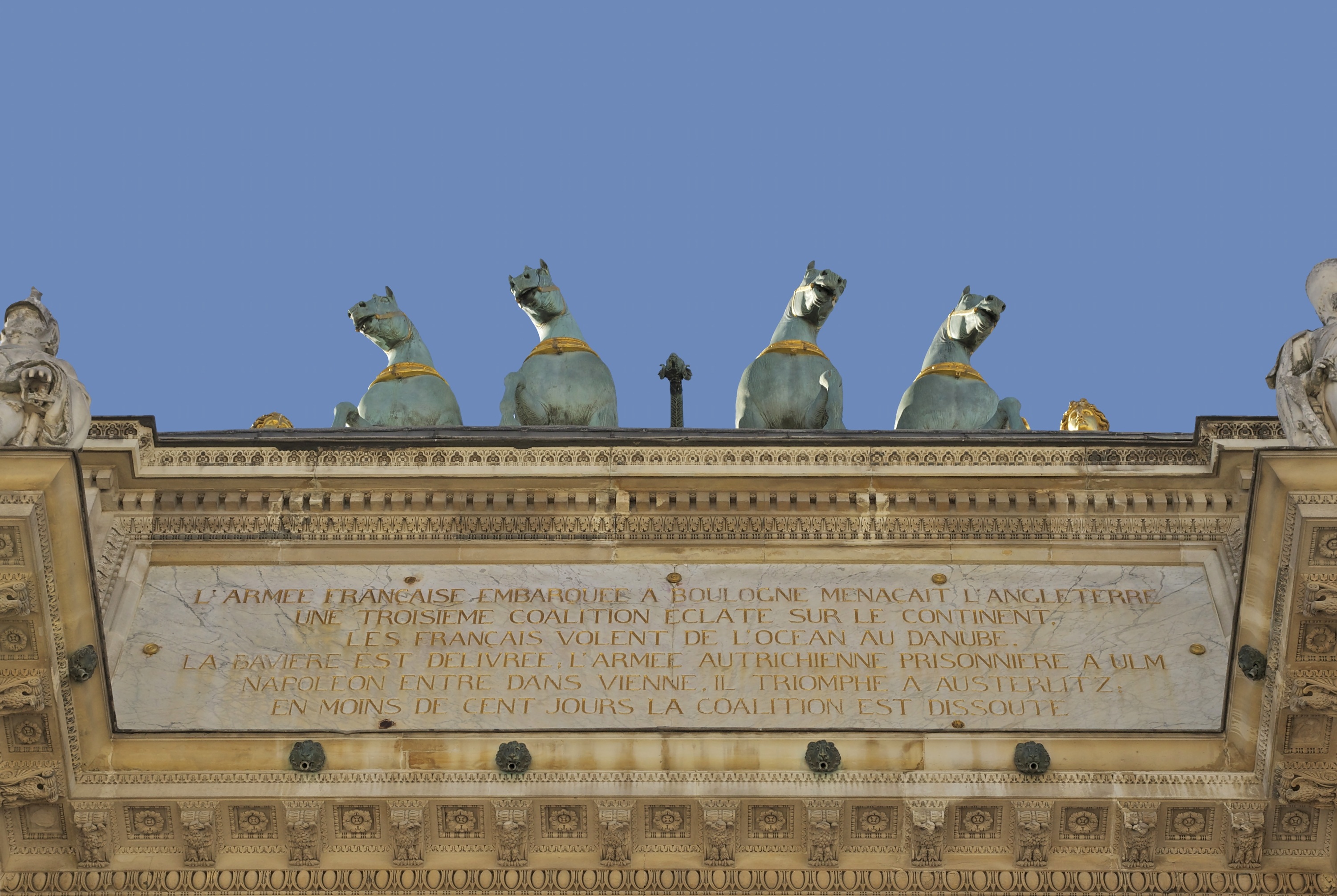 famous, human representation, travel, neoclassical, day, statue, building, the past, outdoors, triumph, city gate, low angle view, clear sky, 2K, no people, HD Wallpaper