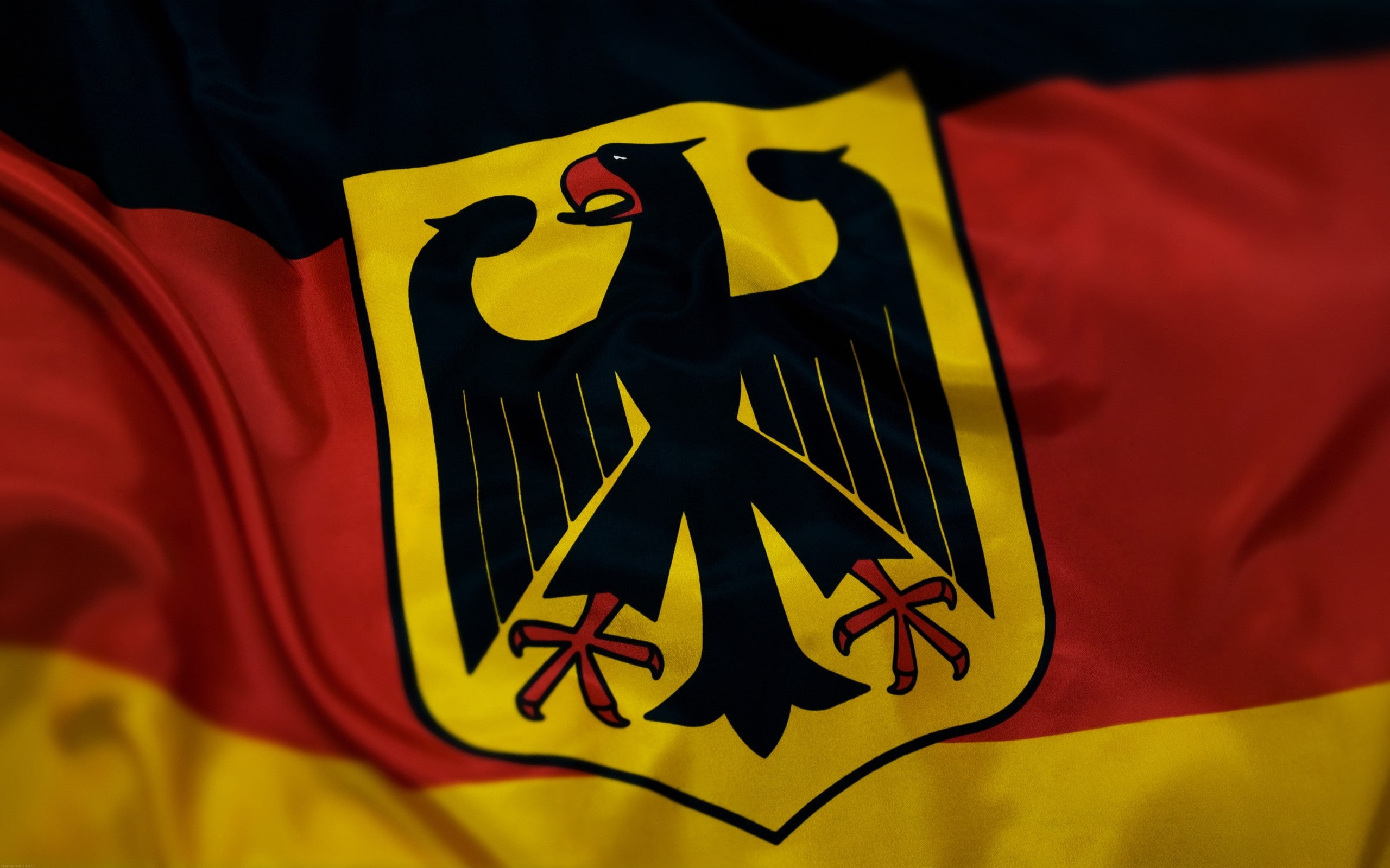 2K, textile, studio shot, red, Coat of arms, Flag, communication, yellow, human representation, indoors, soccer, Fabric, representation, selective focus, HD Wallpaper