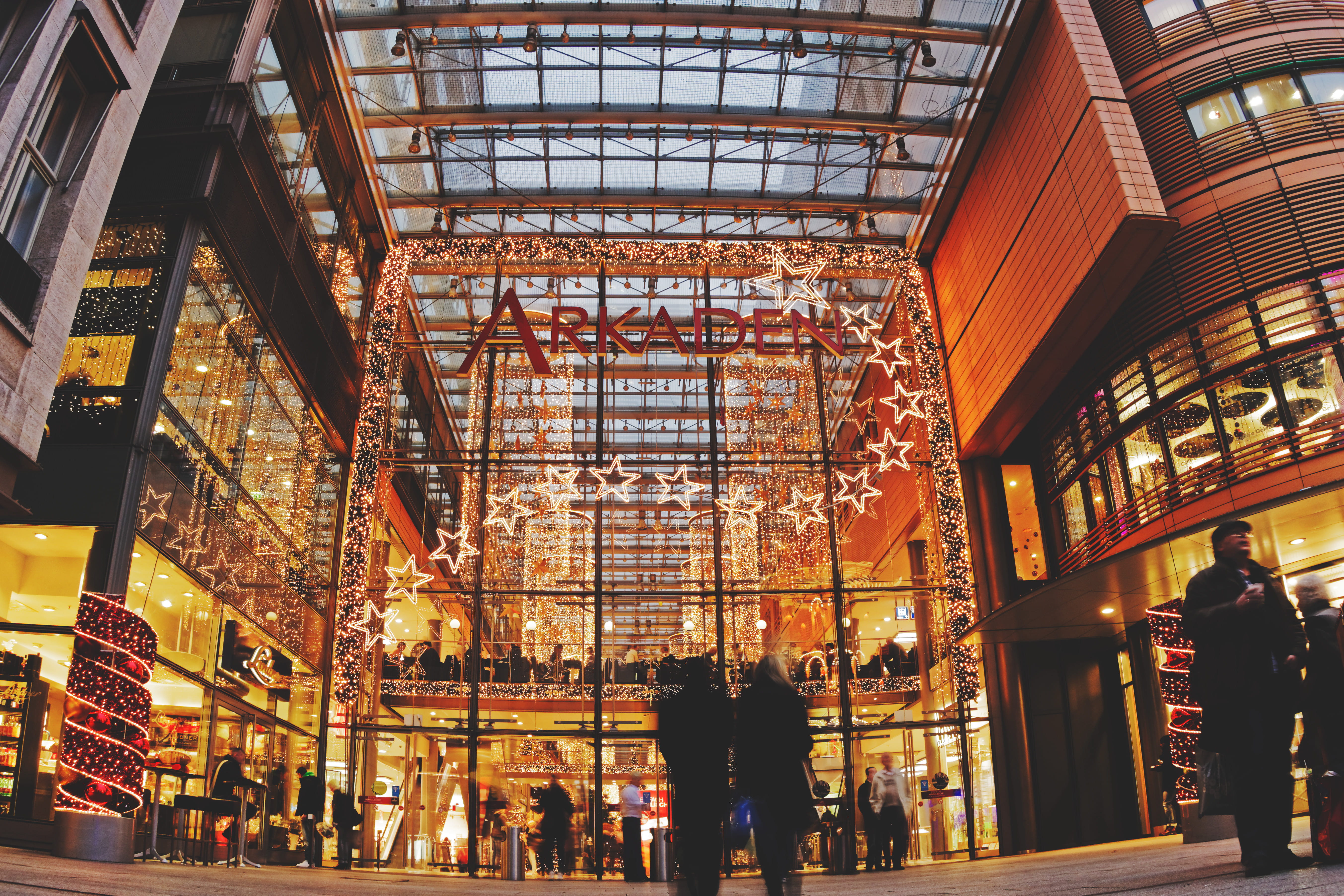 shopping mall, architecture, real people, consumerism, ceiling, germany, railing, christmas, berlin, incidental people, people, lifestyles, city, group of people, HD Wallpaper