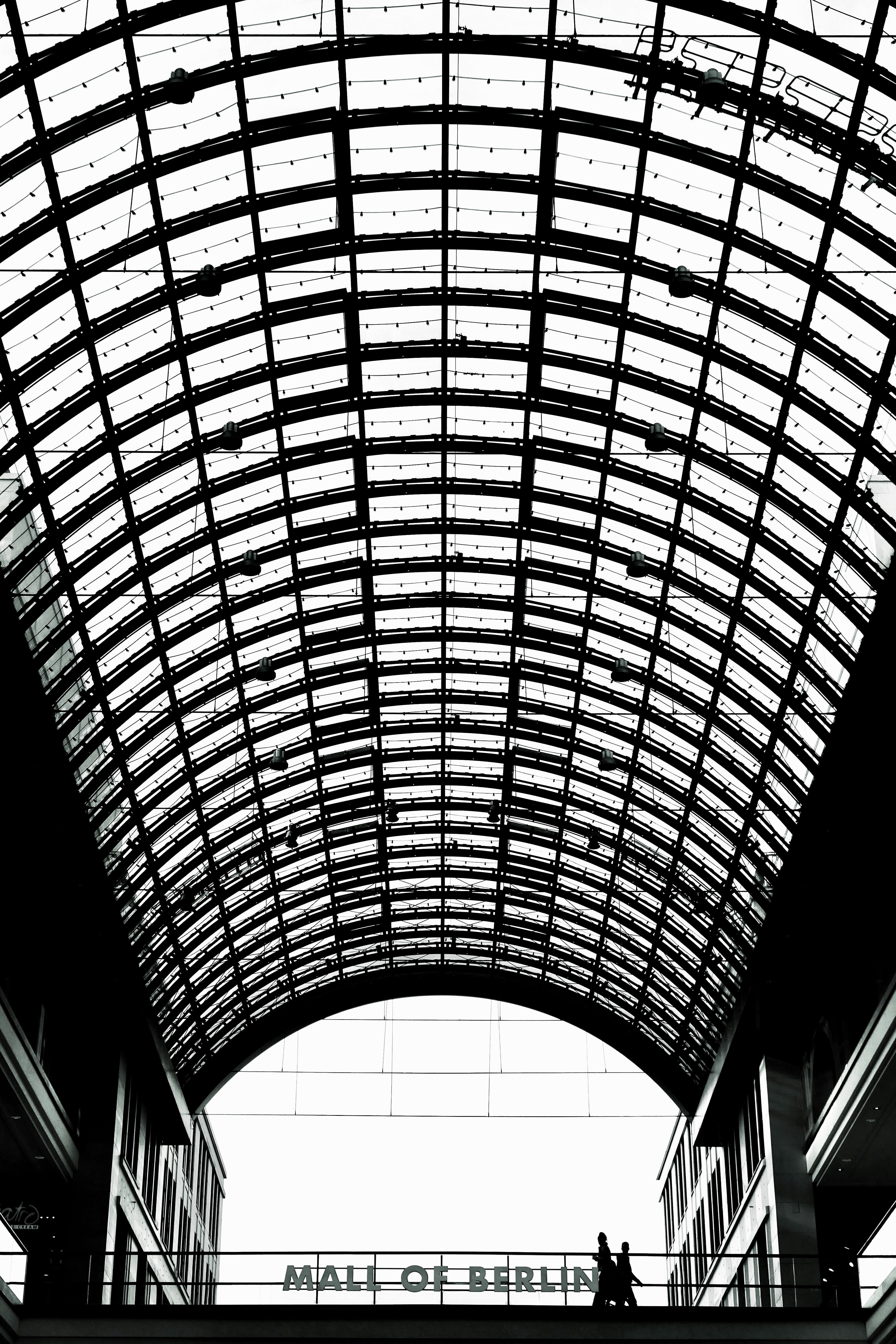 ceiling, modern, mall of berlin, arched, railroad station, 5K, bandw, minimal, transportation, public transportation, building, street photography, travel, Phone HD Wallpaper