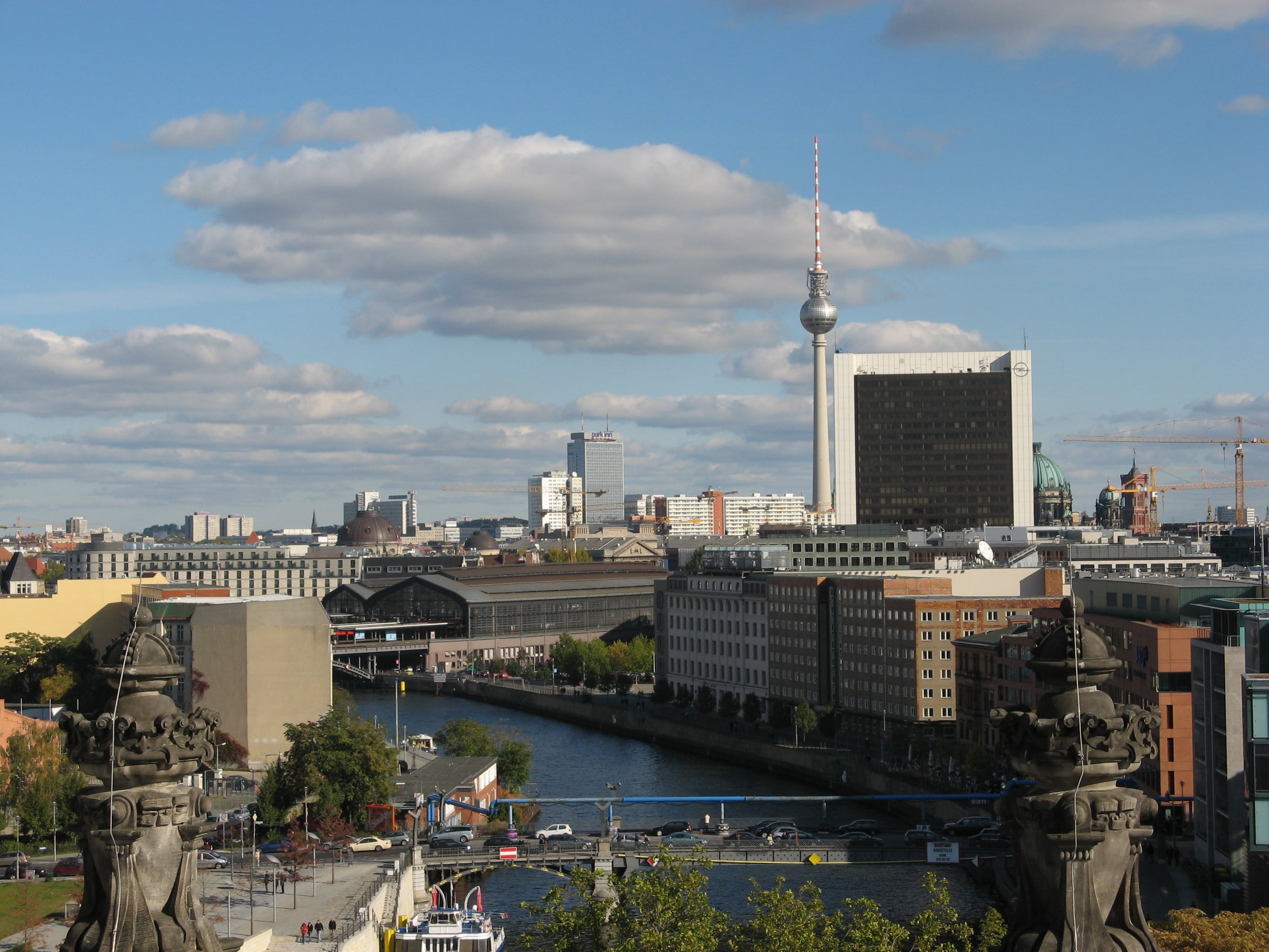 outdoors, sky, spire, architecture, no people, travel destinations, tower, europe, urban Scene, connection, spree, modern, city, skyscraper, nature, bundestag, HD Wallpaper
