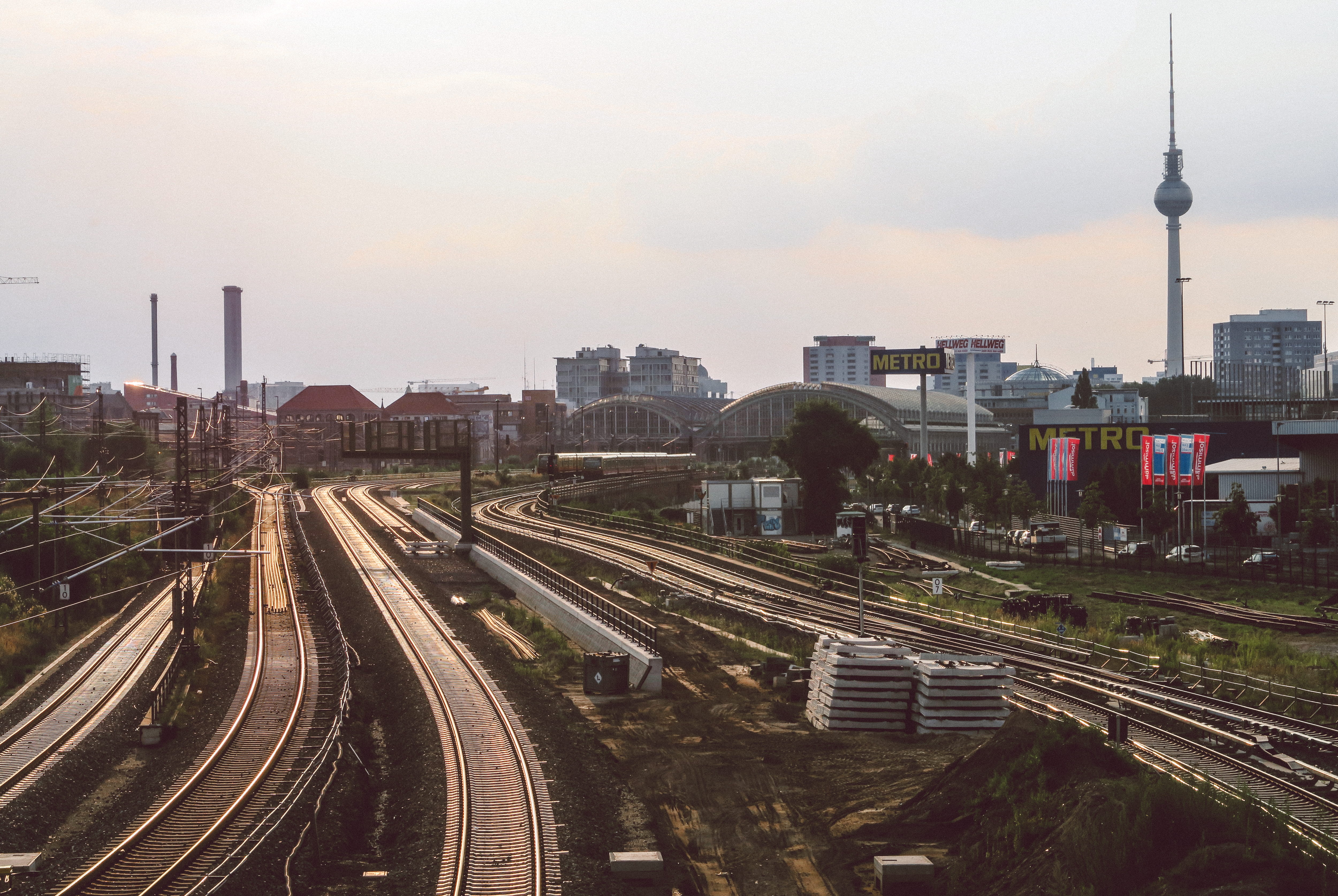 skyscraper, train tracks, railway, modern, cityscape, dusk, multiple lane highway, building, tower, travel, sky, vehicle, office building exterior, mode of transportation, HD Wallpaper
