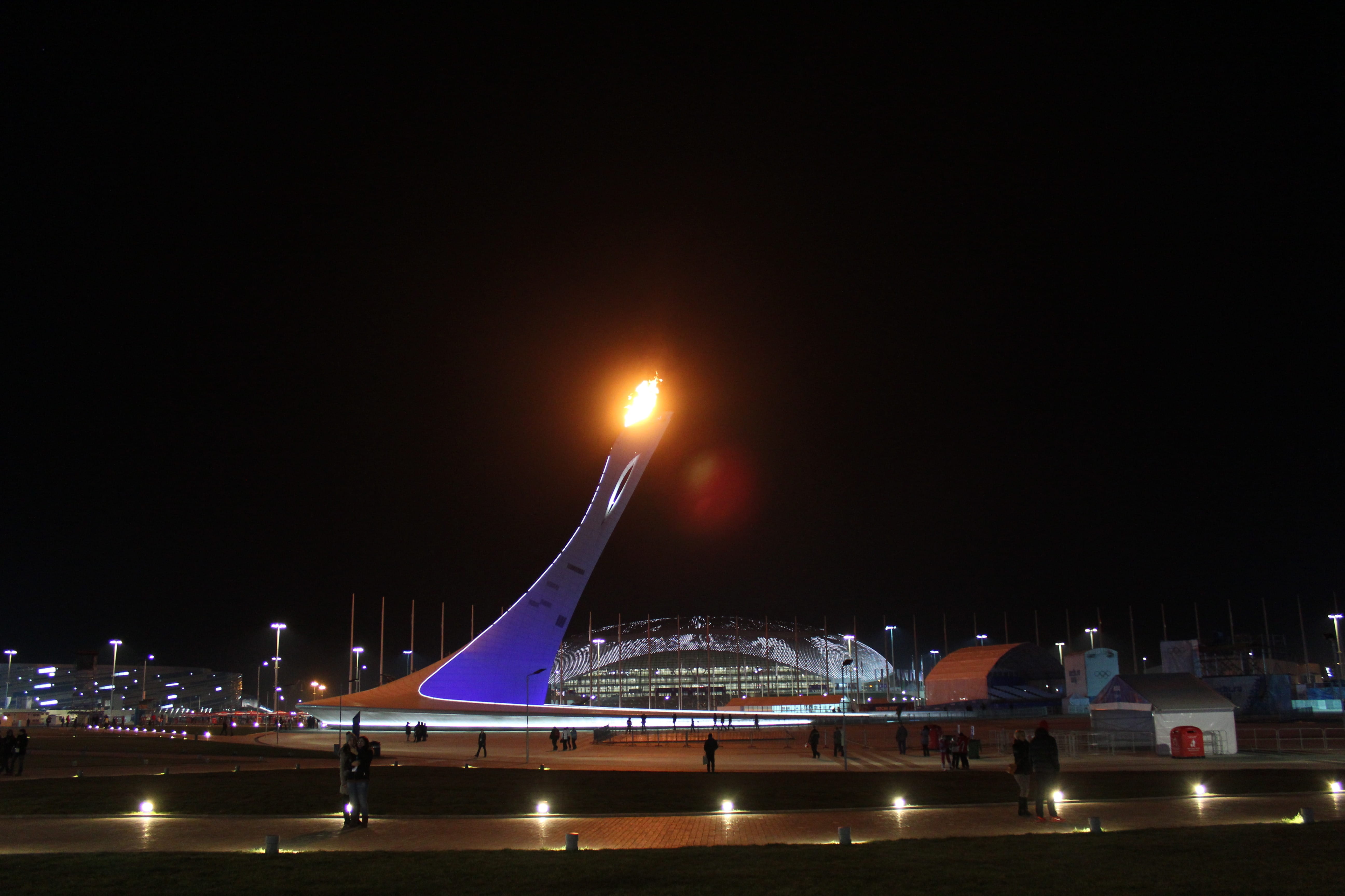 Sochi, copy space, long exposure, arts culture and entertainment, people, building exterior, Olympic Flame, travel destinations, Torch, sport, large group of people, HD Wallpaper