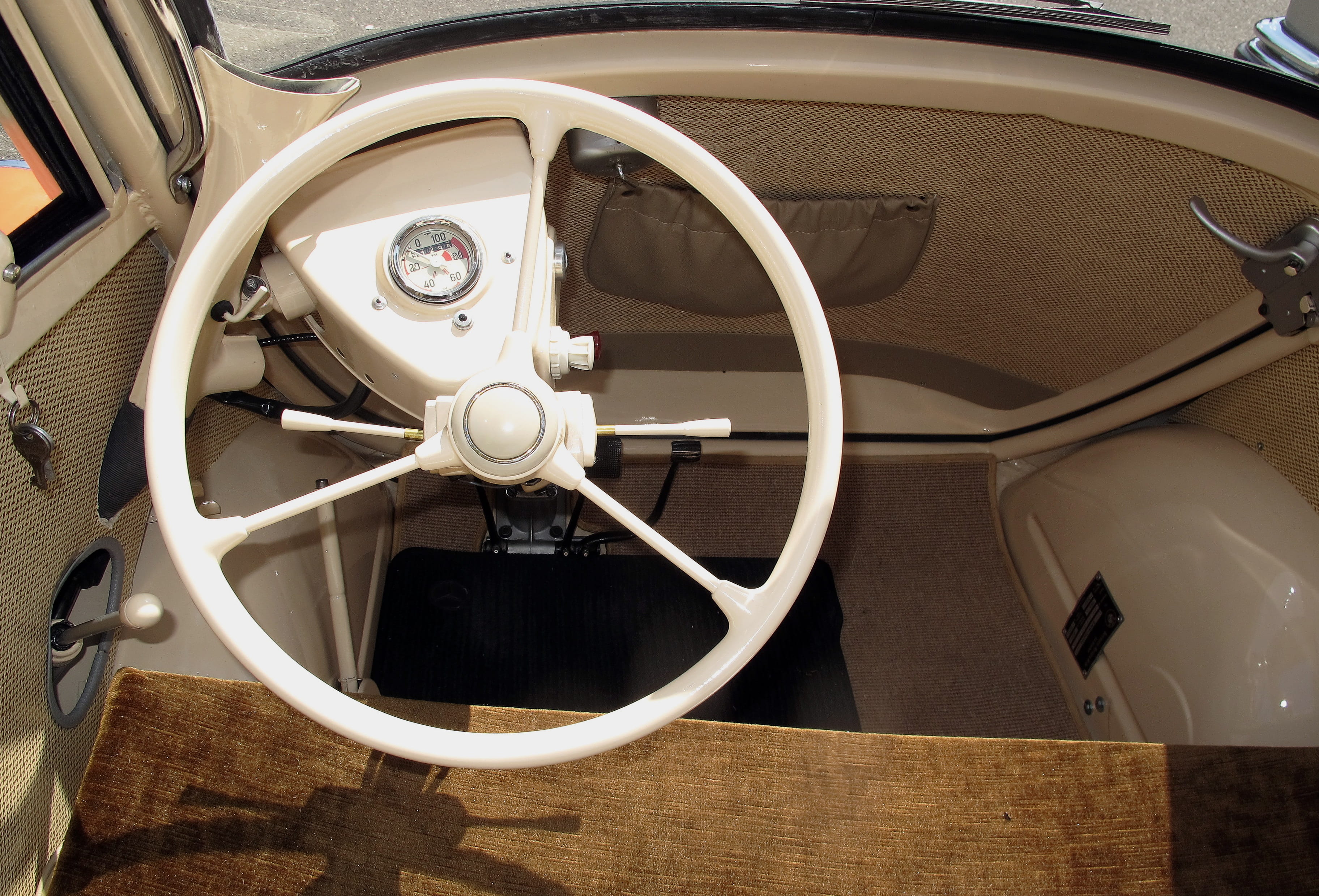veteran, shape, day, automotive, vehicle, car, speedometer, dashboard, land vehicle, vehicle interior, auto, circle, mode of transportation, pkw, past, HD Wallpaper