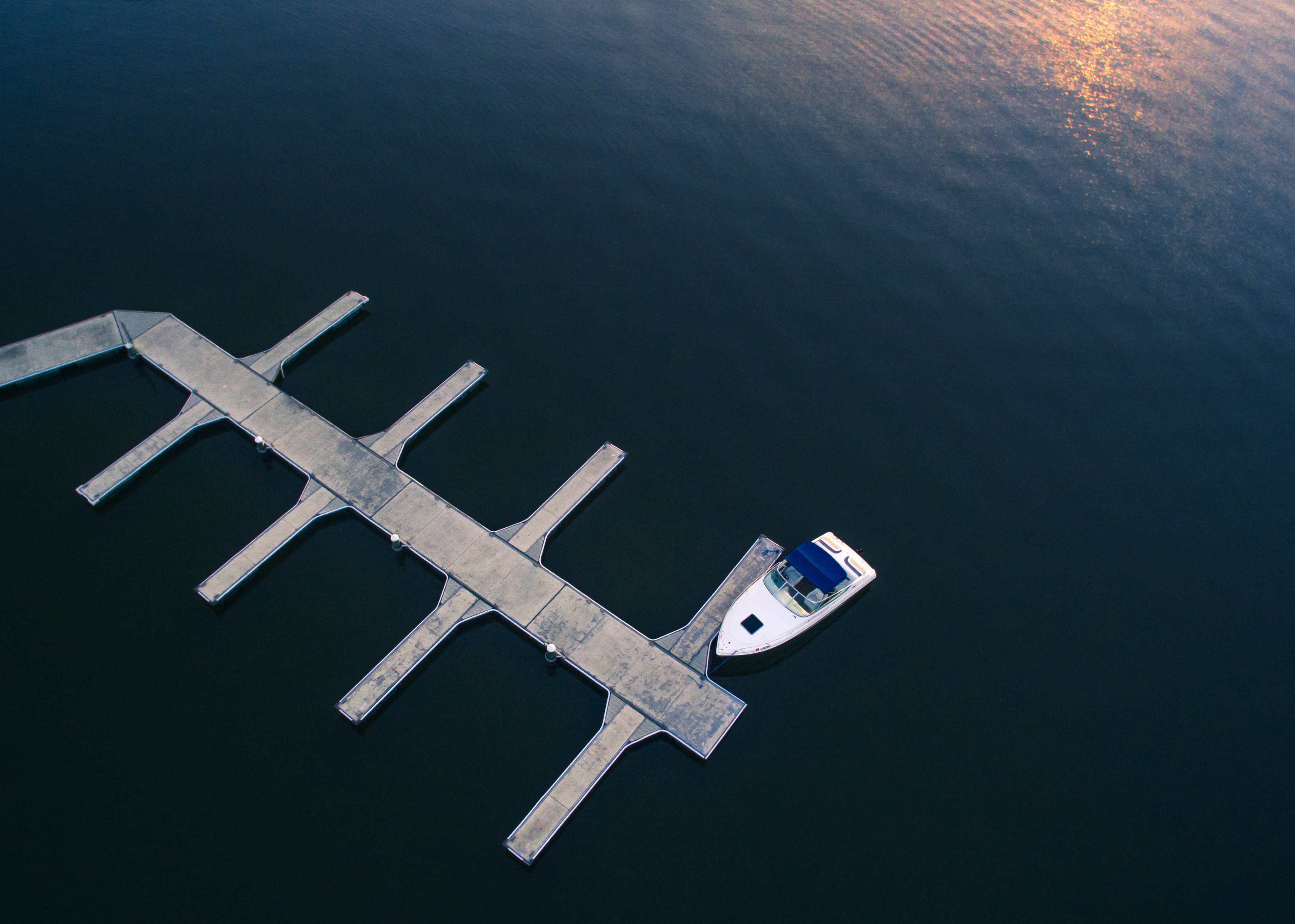 directly above, beside, high angle view, nature, single object, air vehicle, gray, healthcare and medicine, water, aerospace industry, speed boat, communication, HD Wallpaper