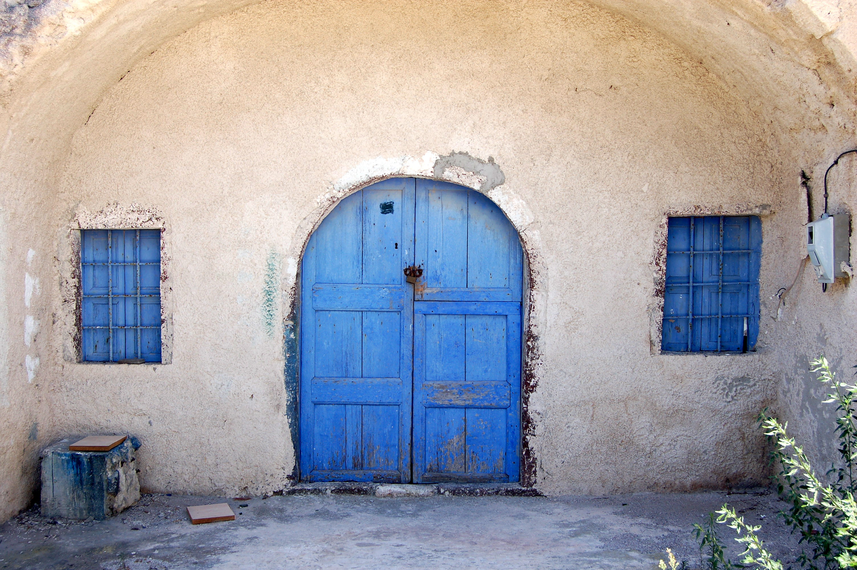 wall - building feature, closed, day, door, no people, architecture, santorini, house, built structure, arch, blue, old, safety, building exterior, greece, HD Wallpaper